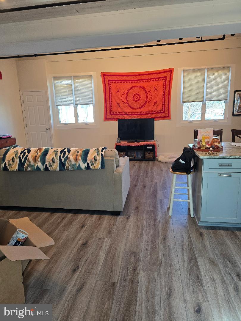 ROUND HILL - Residential Lease