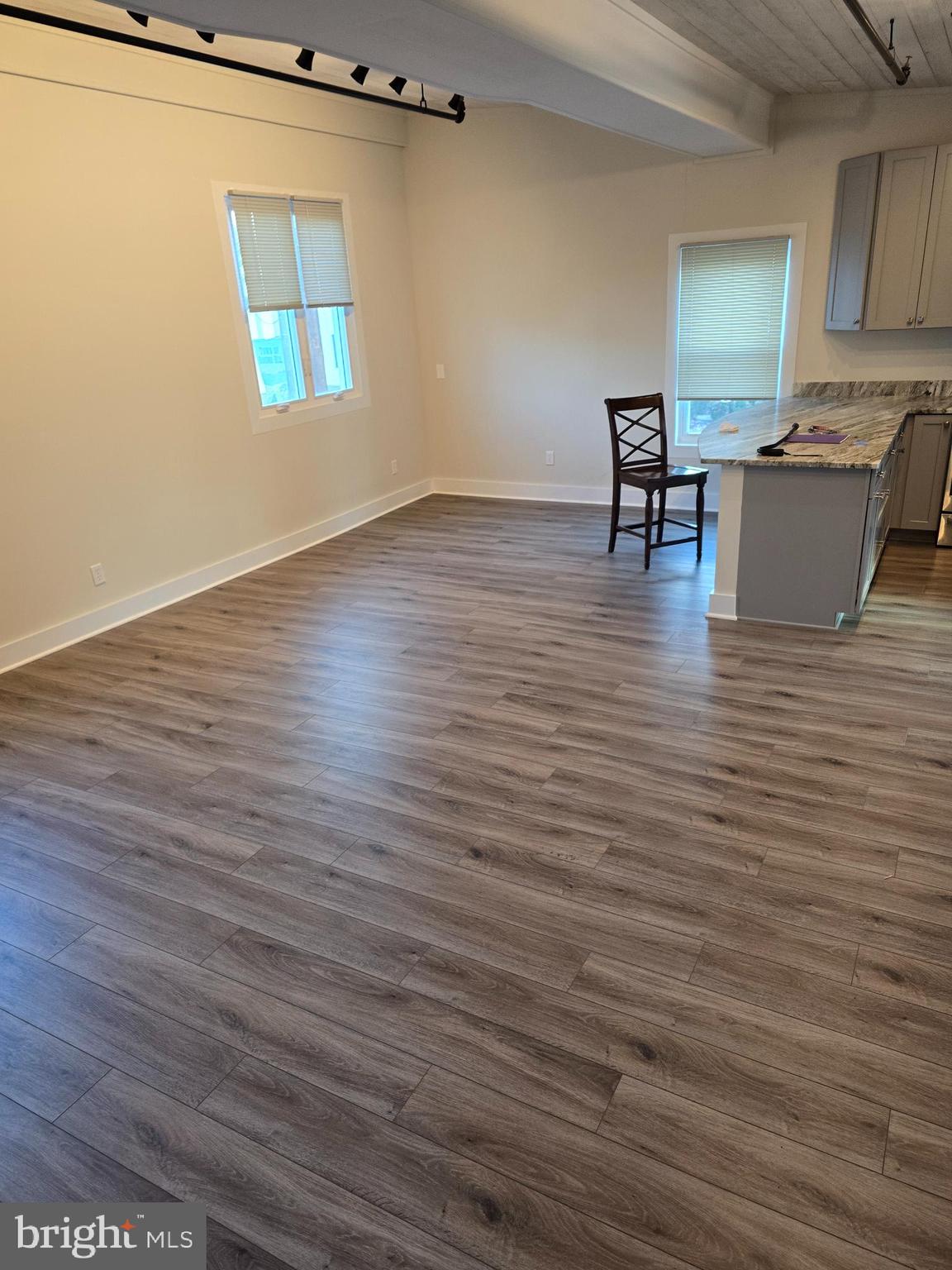 ROUND HILL - Residential Lease