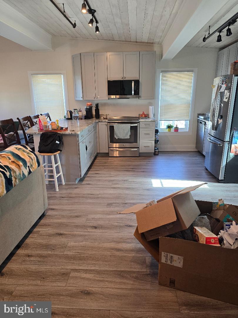 ROUND HILL - Residential Lease