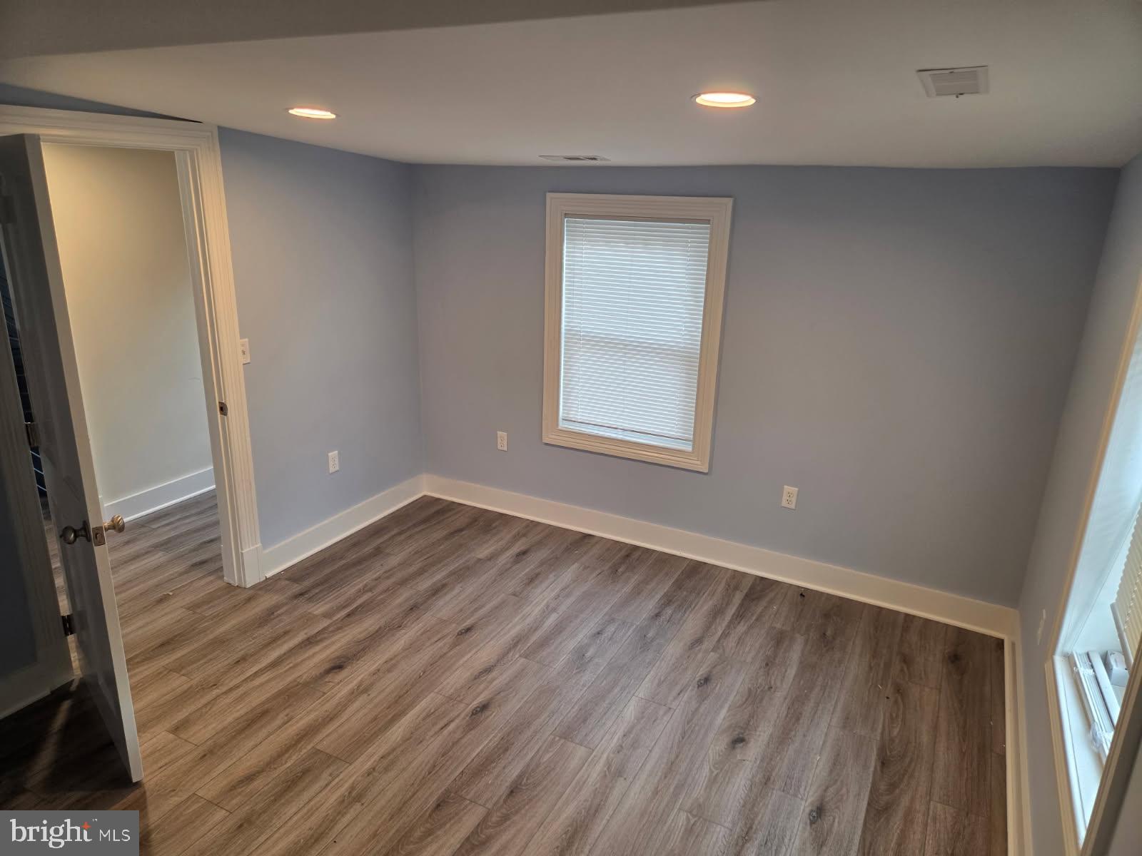 ROUND HILL - Residential Lease