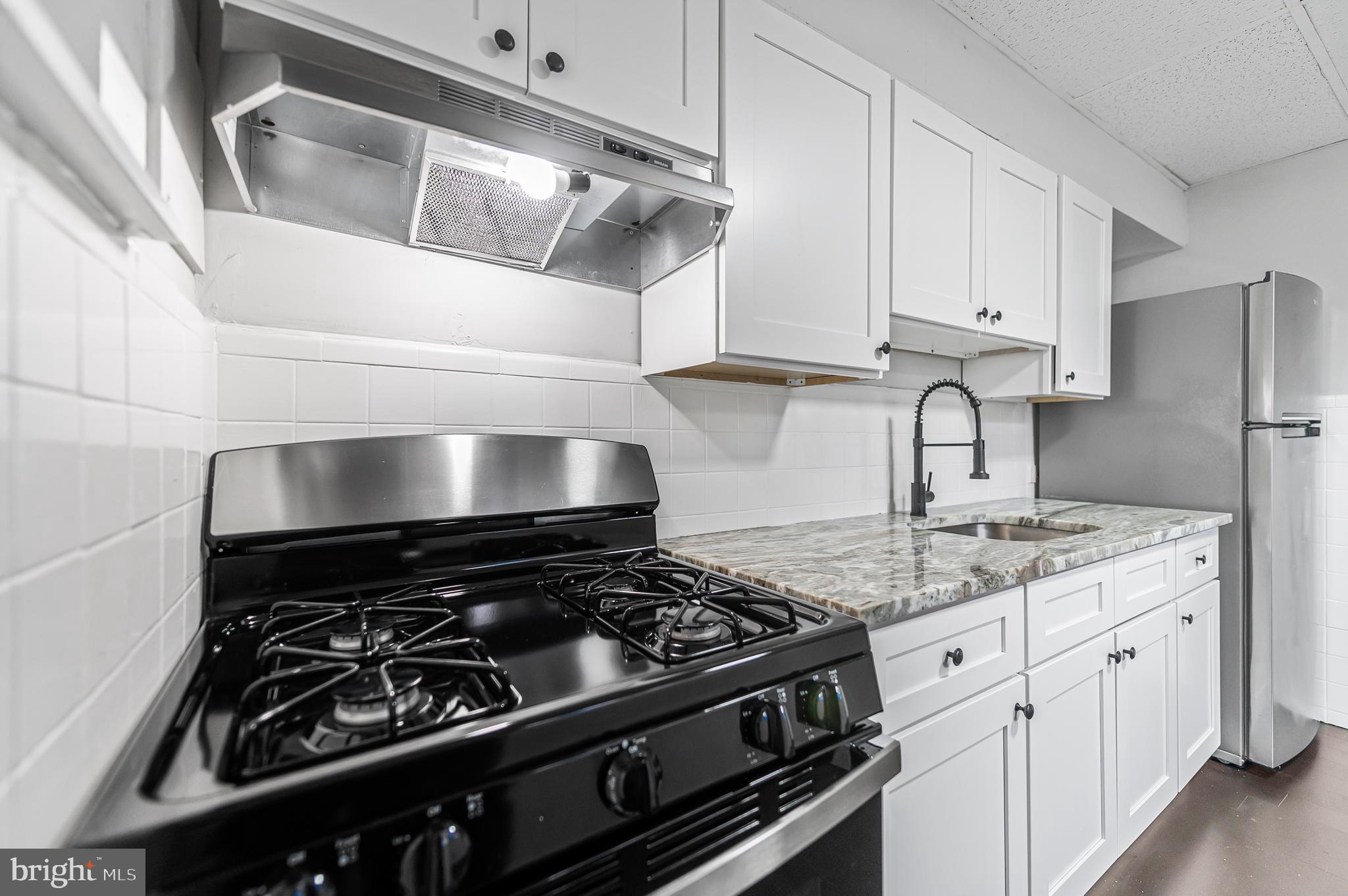 ELMWOOD PARK - Residential