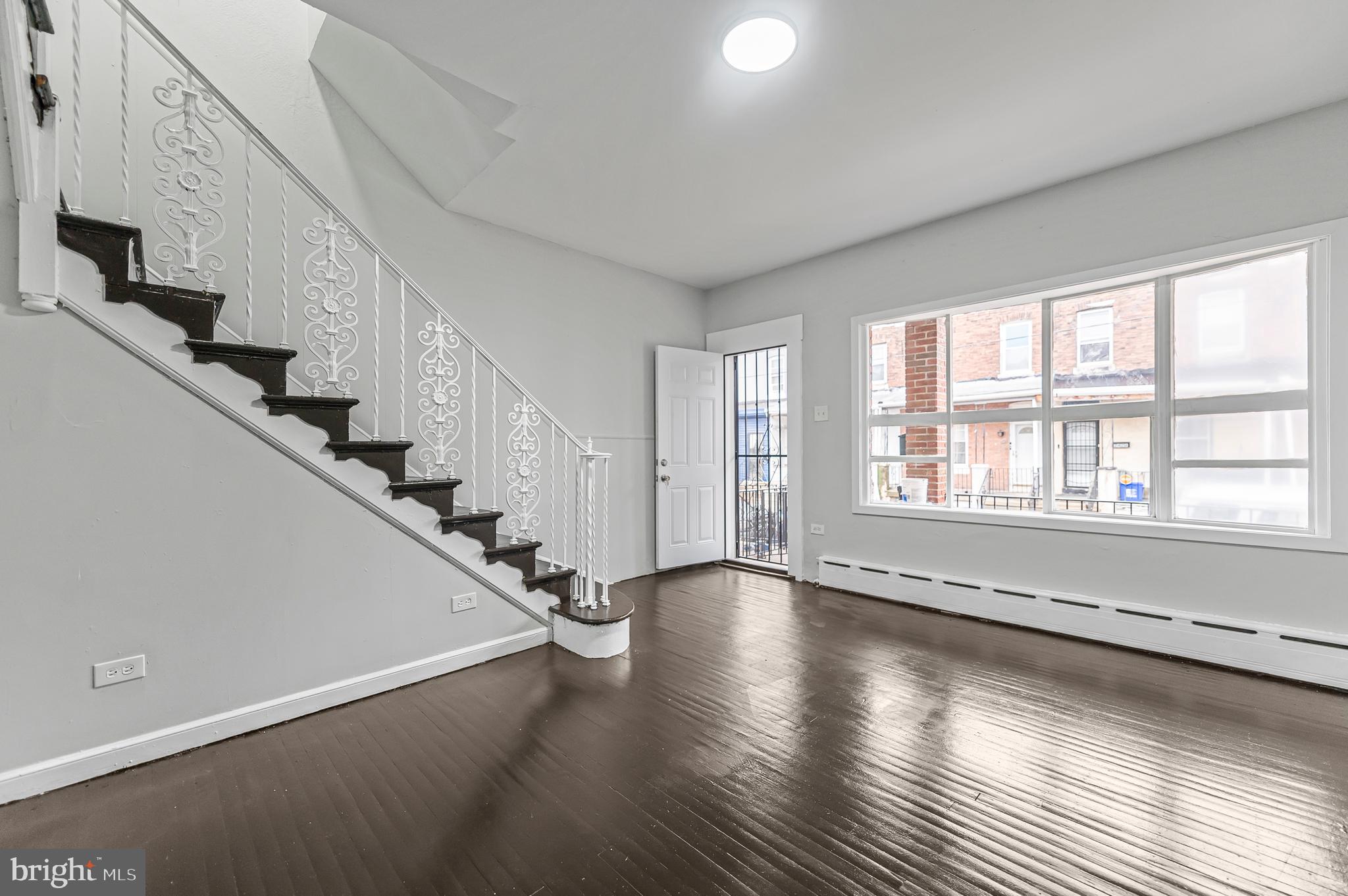 ELMWOOD PARK - Residential