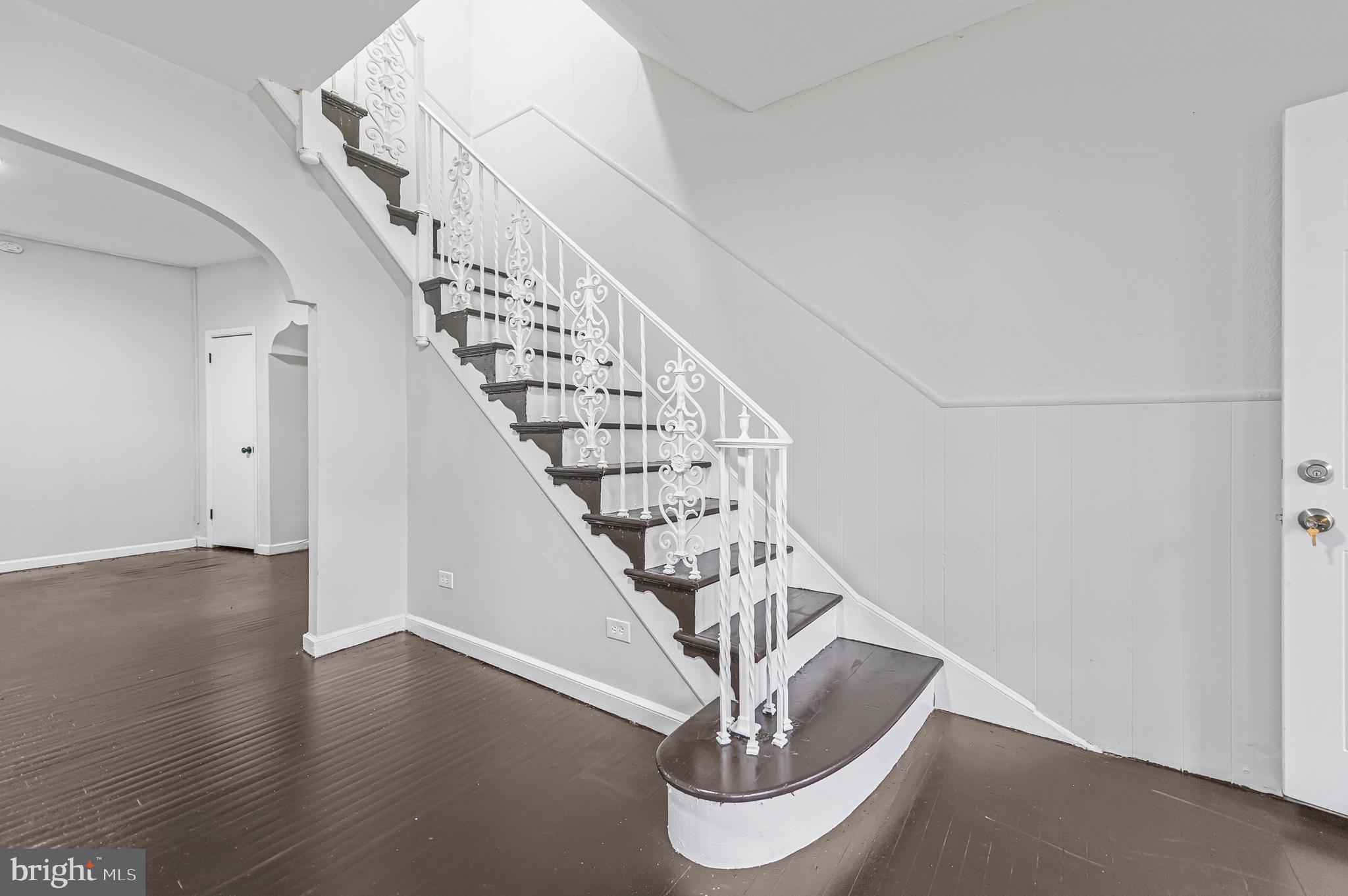 ELMWOOD PARK - Residential