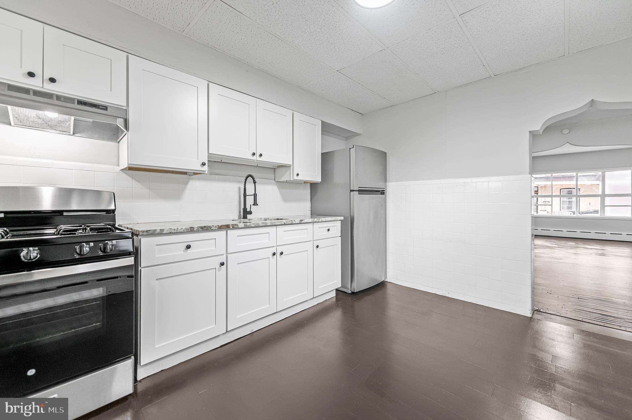 ELMWOOD PARK - Residential