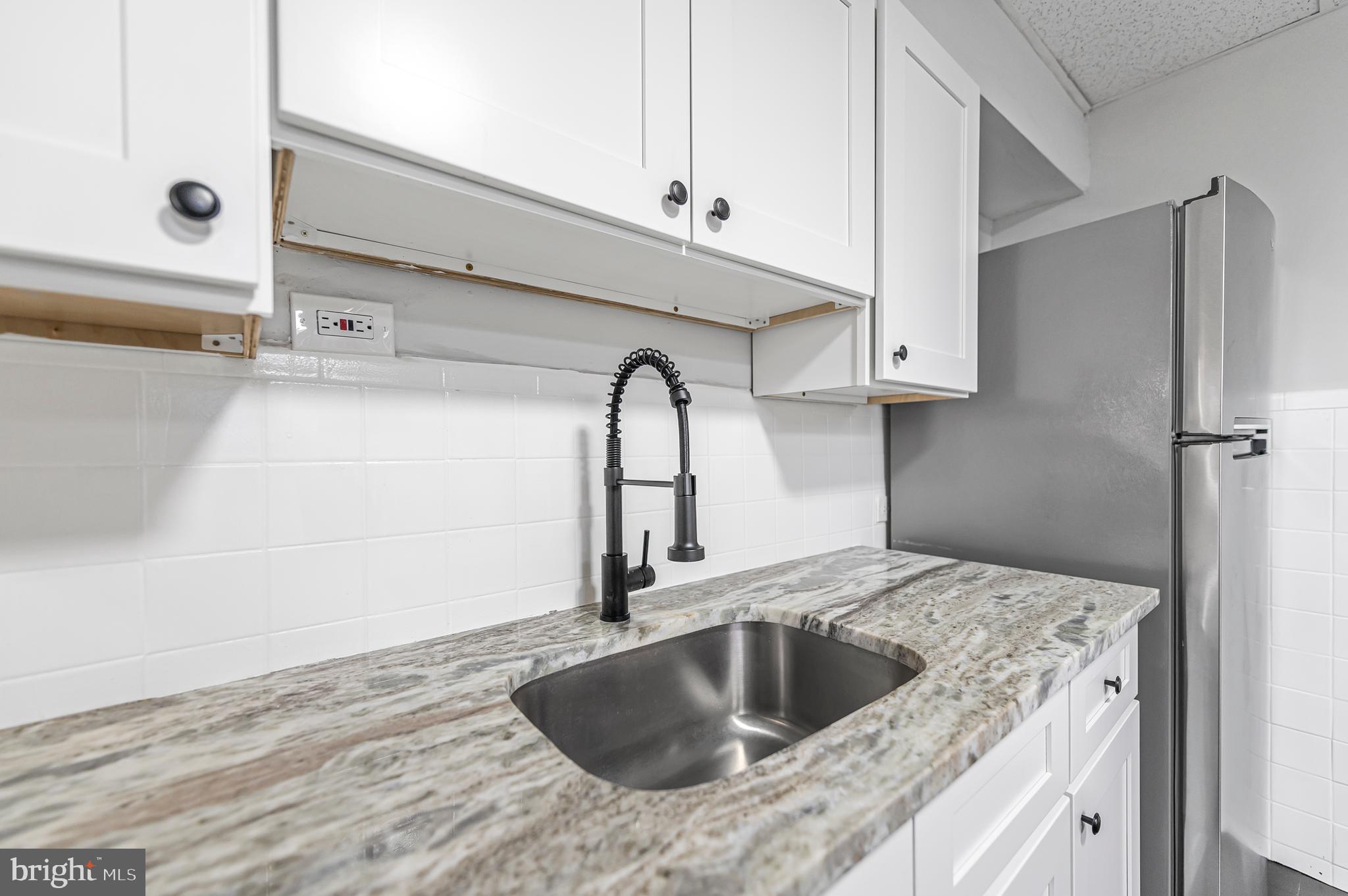 ELMWOOD PARK - Residential