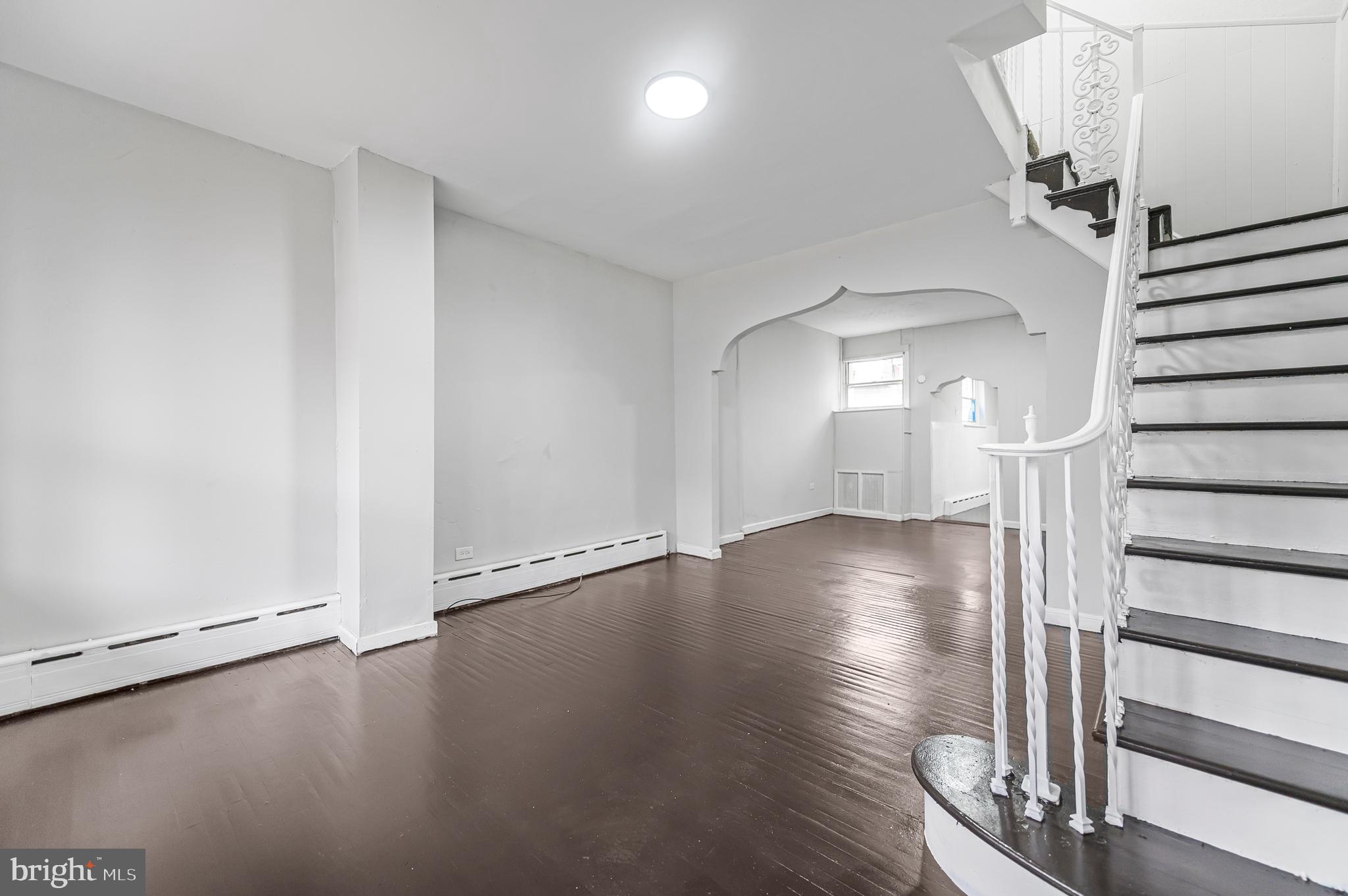ELMWOOD PARK - Residential