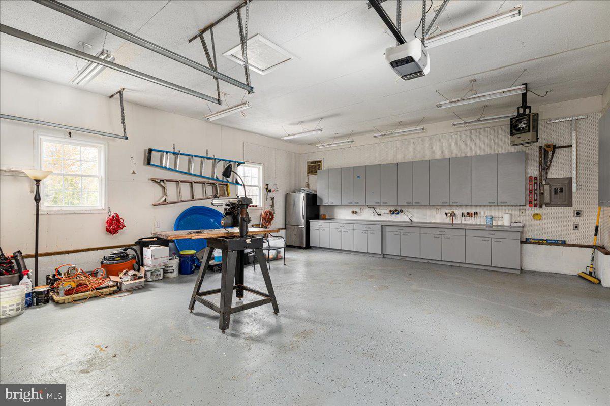 MEADOWBROOKE - Residential