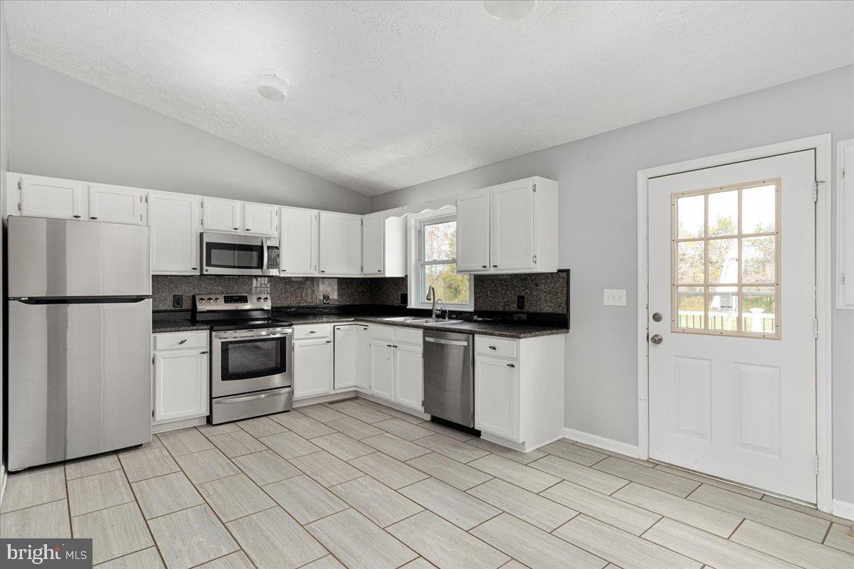 MEADOWBROOKE - Residential