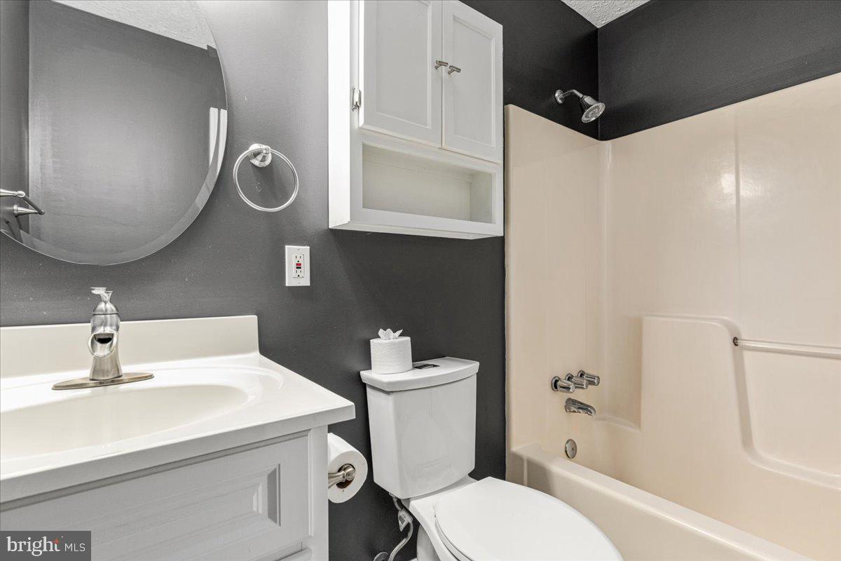 MEADOWBROOKE - Residential