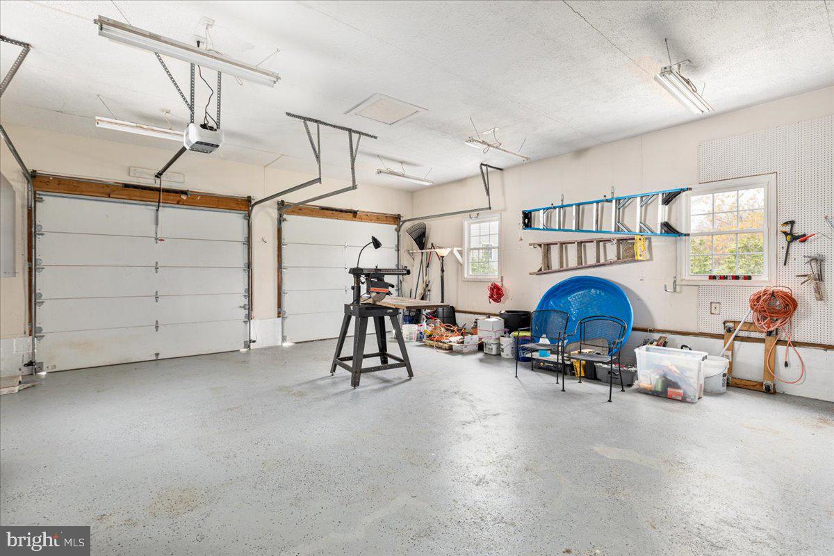 MEADOWBROOKE - Residential