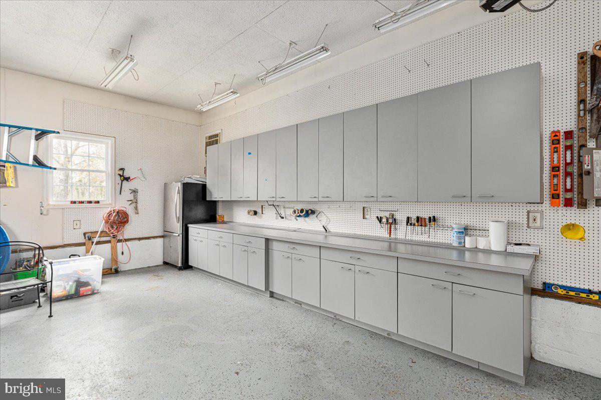 MEADOWBROOKE - Residential