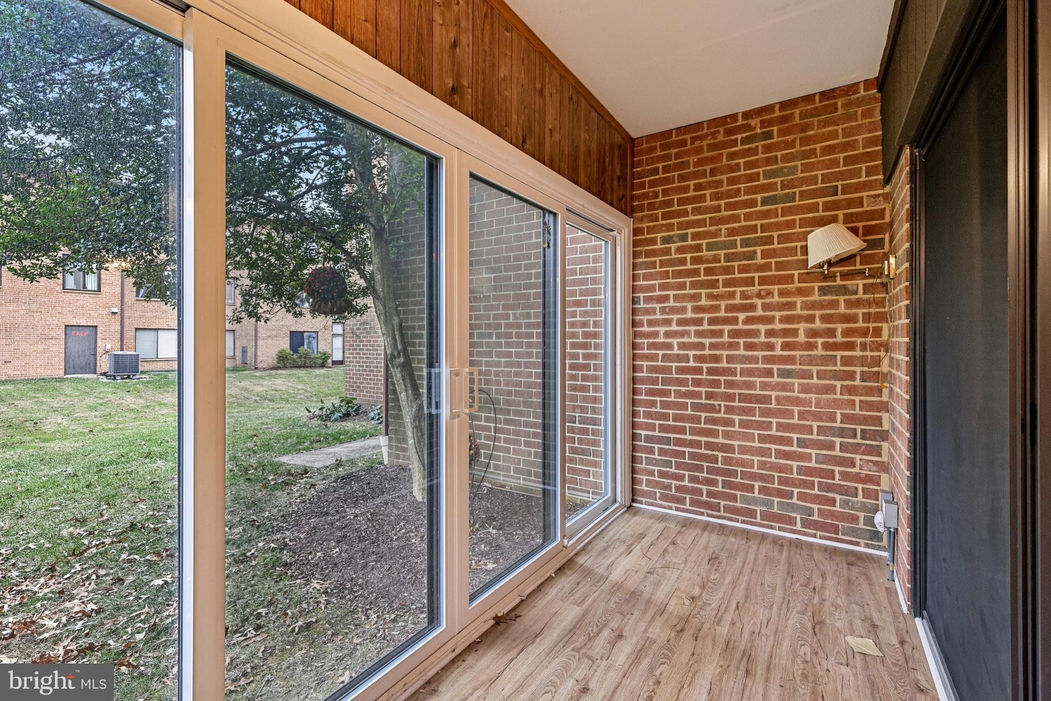 LEISURE WORLD - Residential