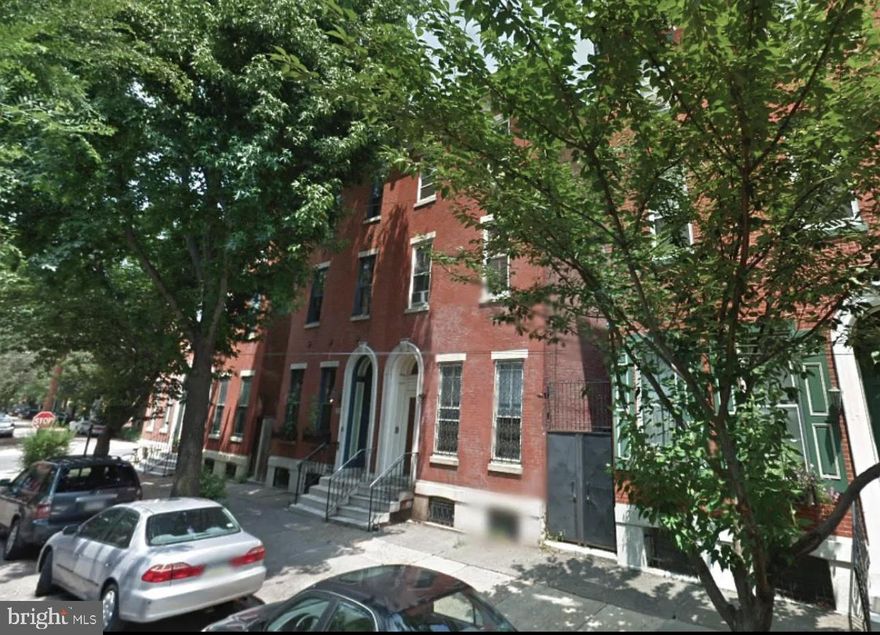 A treelined street blocks away from Kelley Drive  and the desirable Fairmount dining scene. Central air conditioning, stainless steel appliances, hardwood floors, and an in-unit washer/dryer. The high ceilings and ample windows promise a bright and inviting atmosphere. Requiring the first month's rent, last month's rent, and a security deposit at lease signing Water $50 per month, in addition to monthly rent.