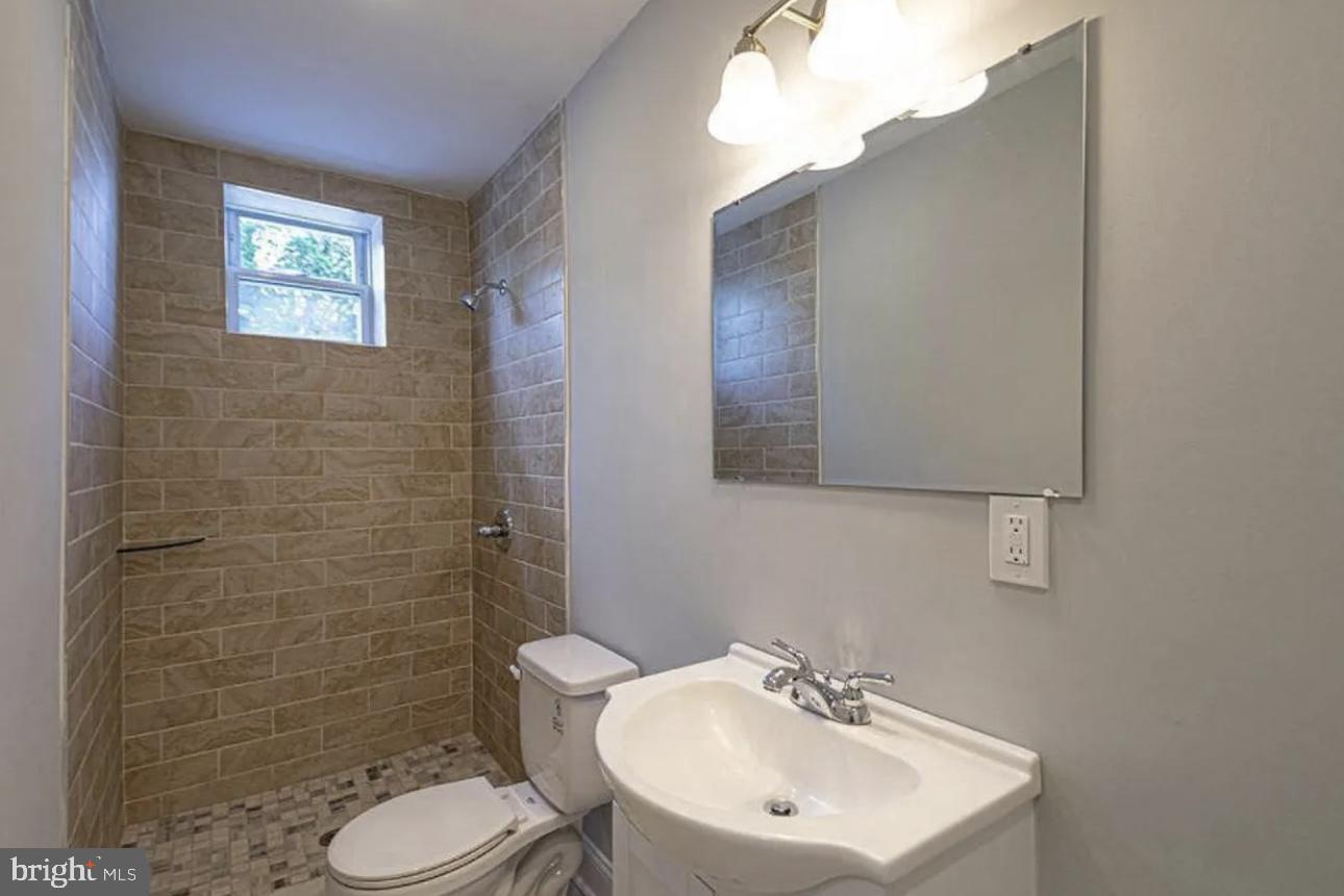 FAIRMOUNT - Residential Lease