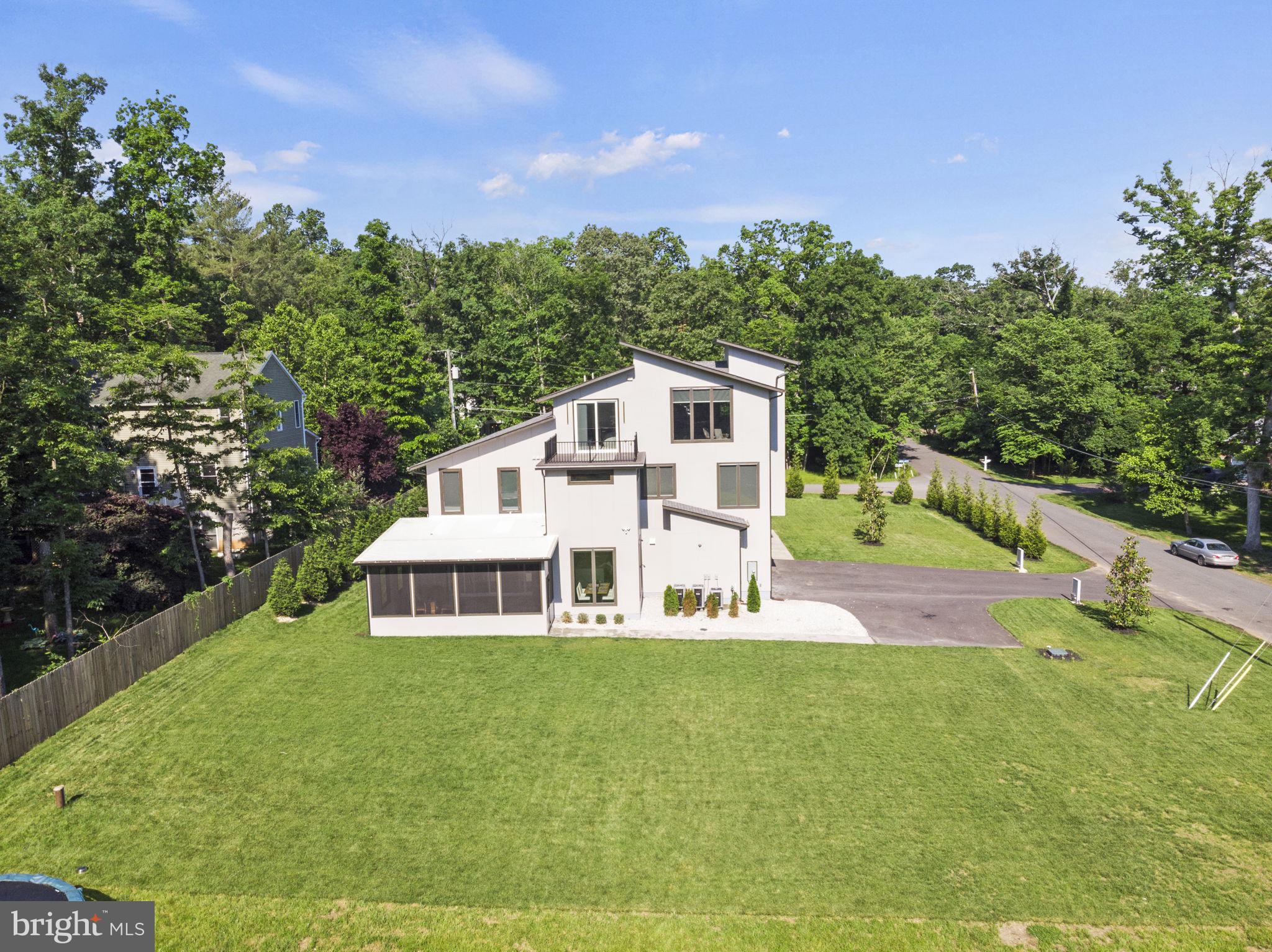 BROAD RUN FARMS - Residential