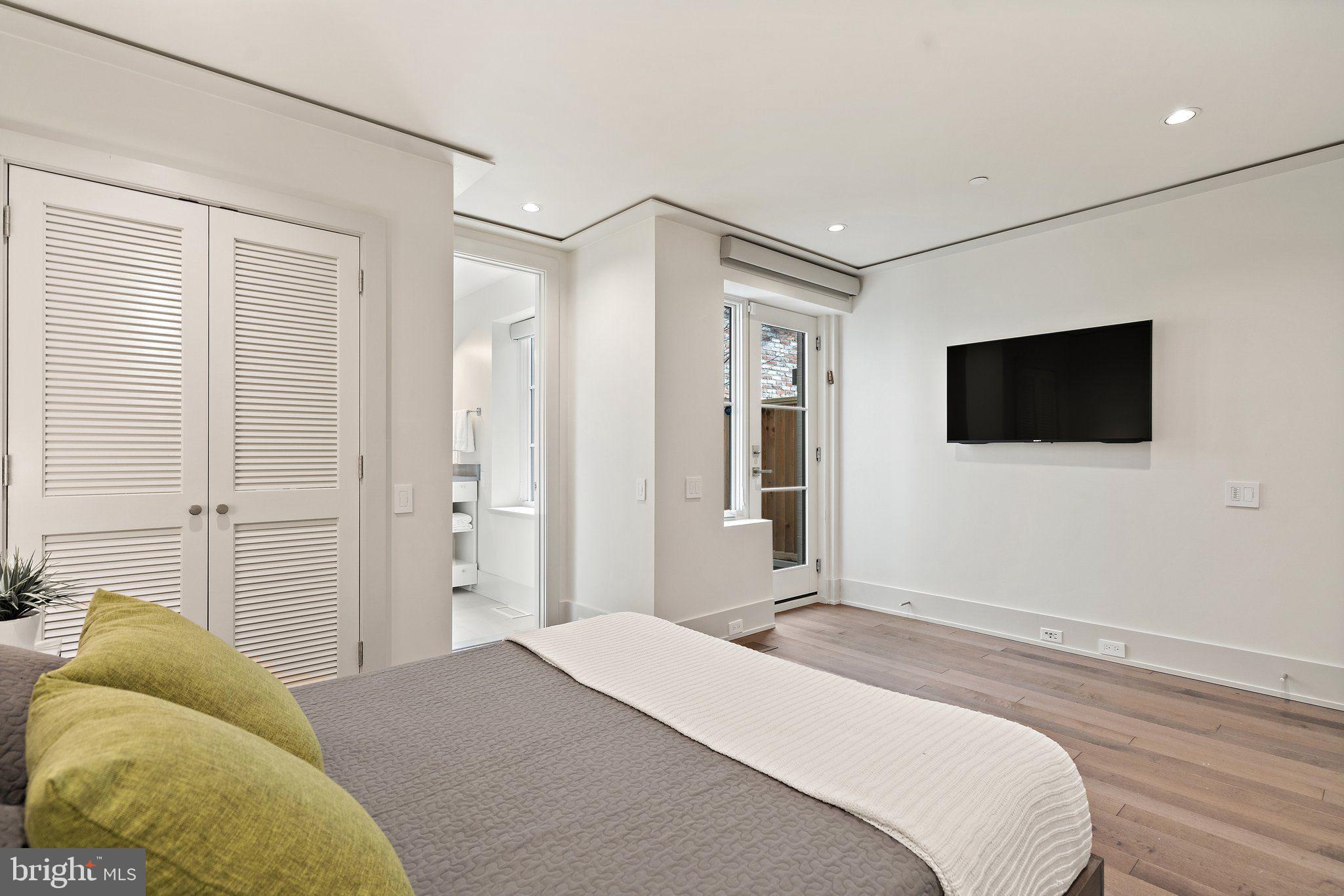 GEORGETOWN - Residential