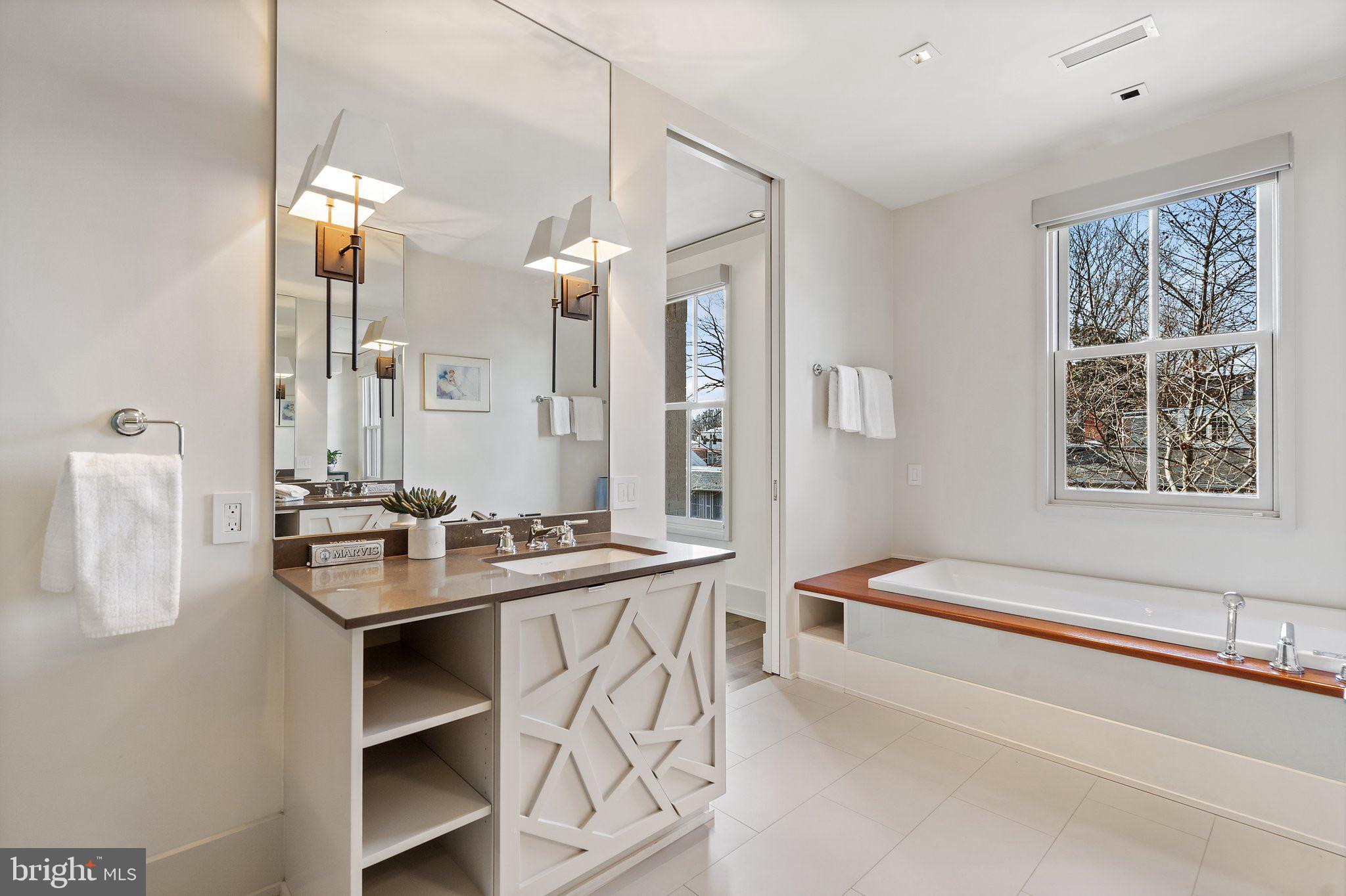 GEORGETOWN - Residential