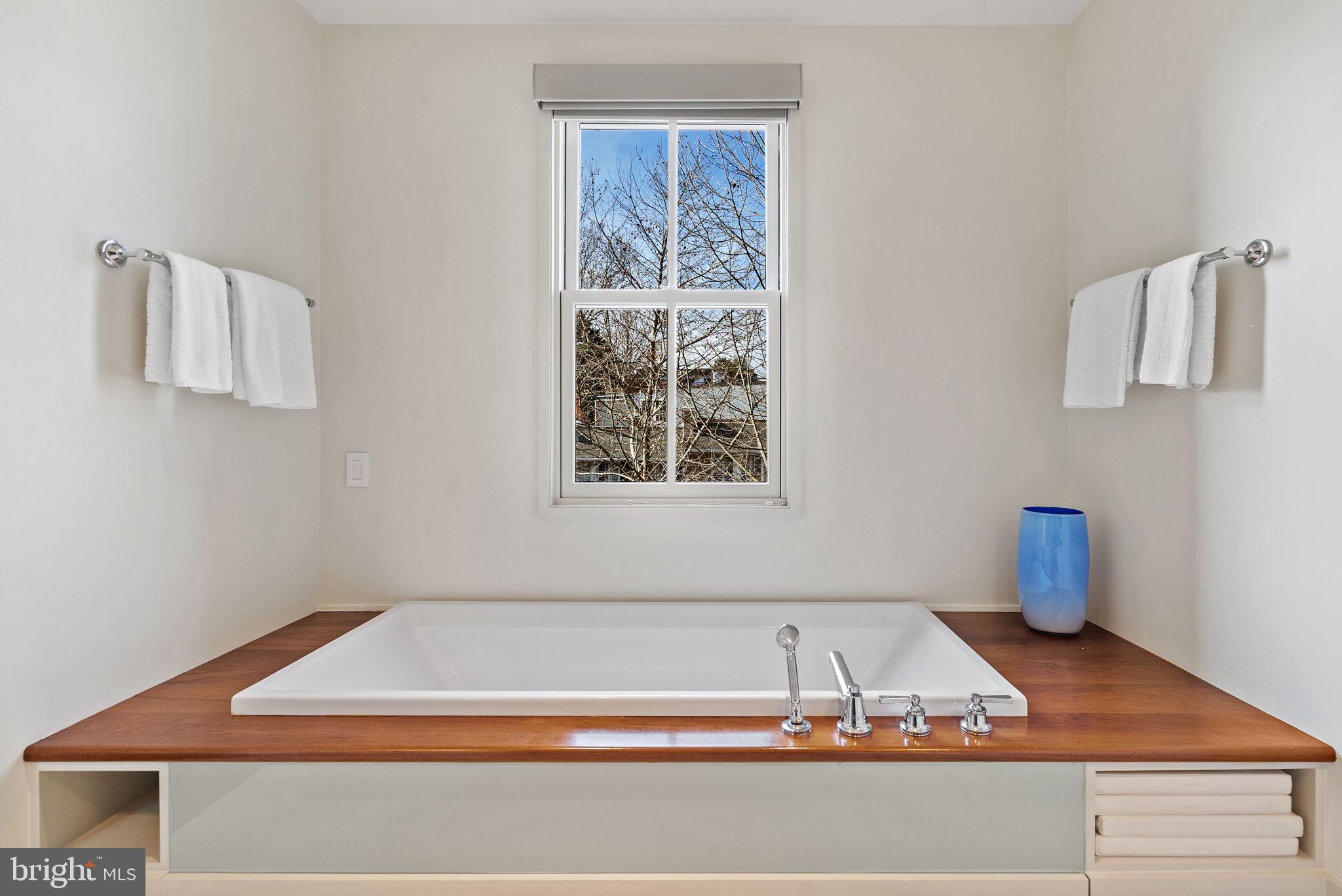 GEORGETOWN - Residential