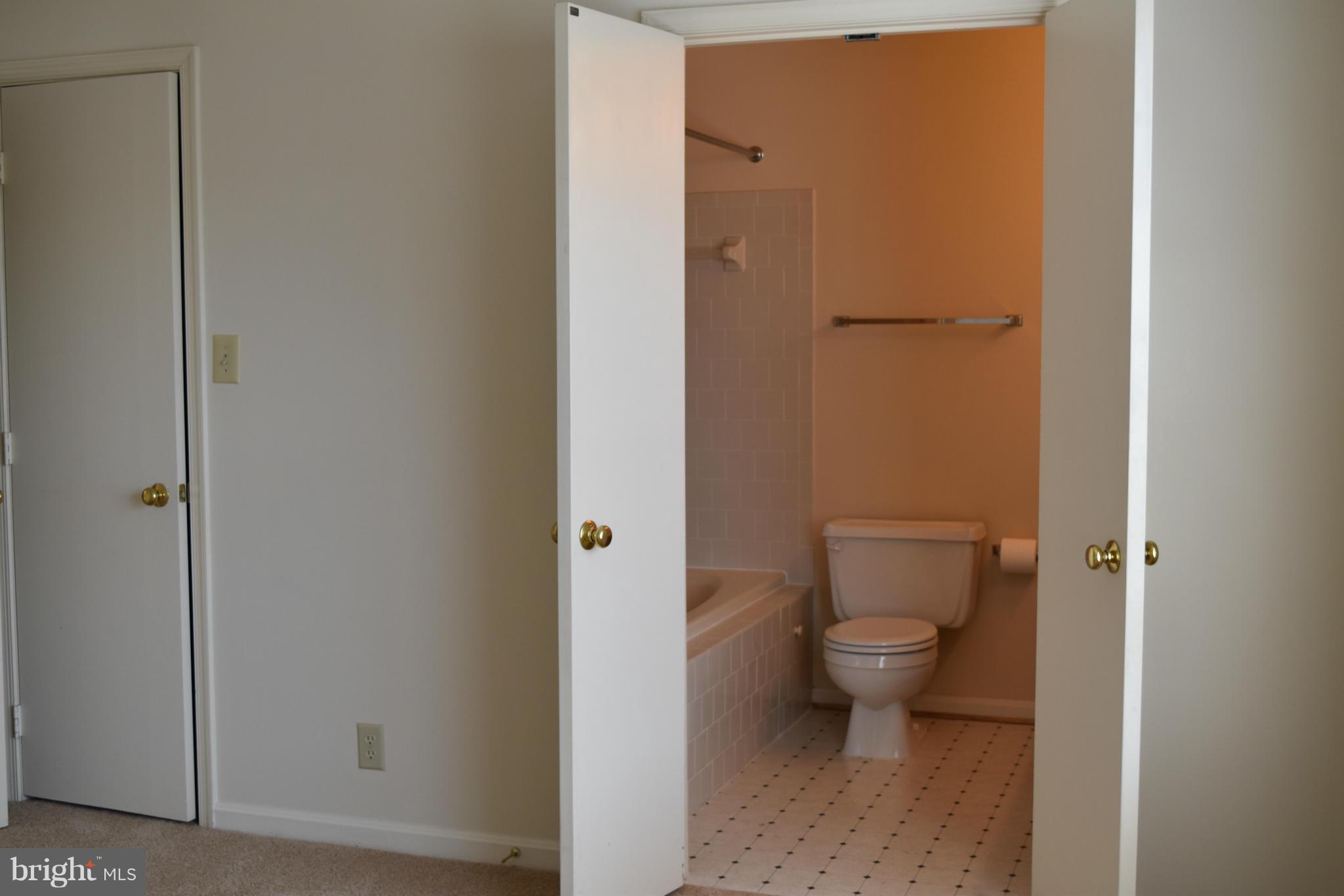 SUNNINGDALE MEADOWS - Residential