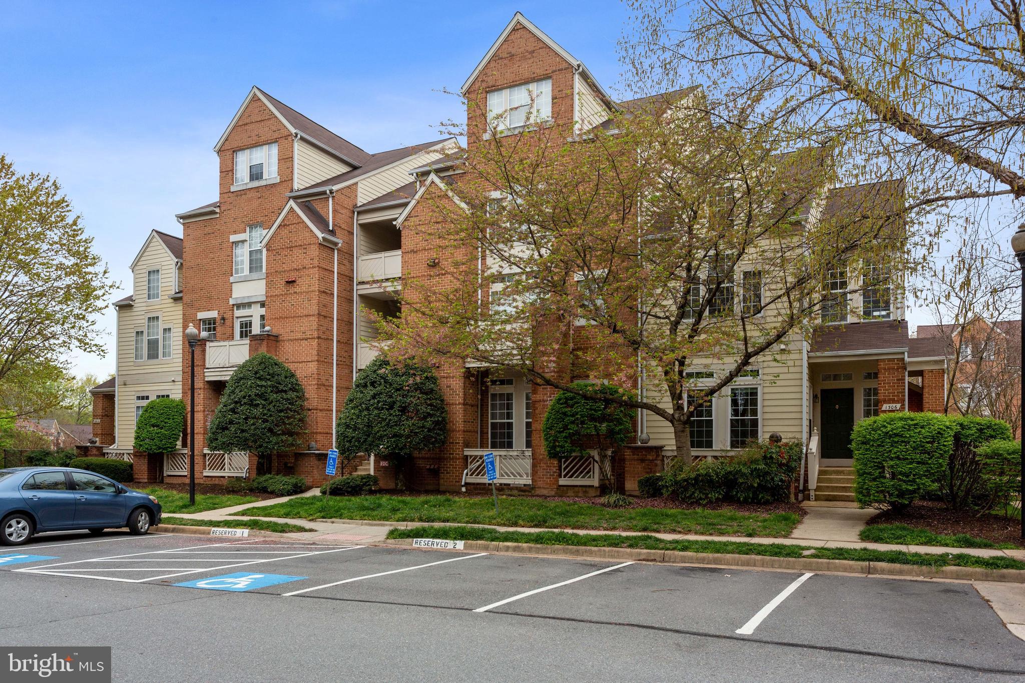 BALDWIN GROVE - Residential