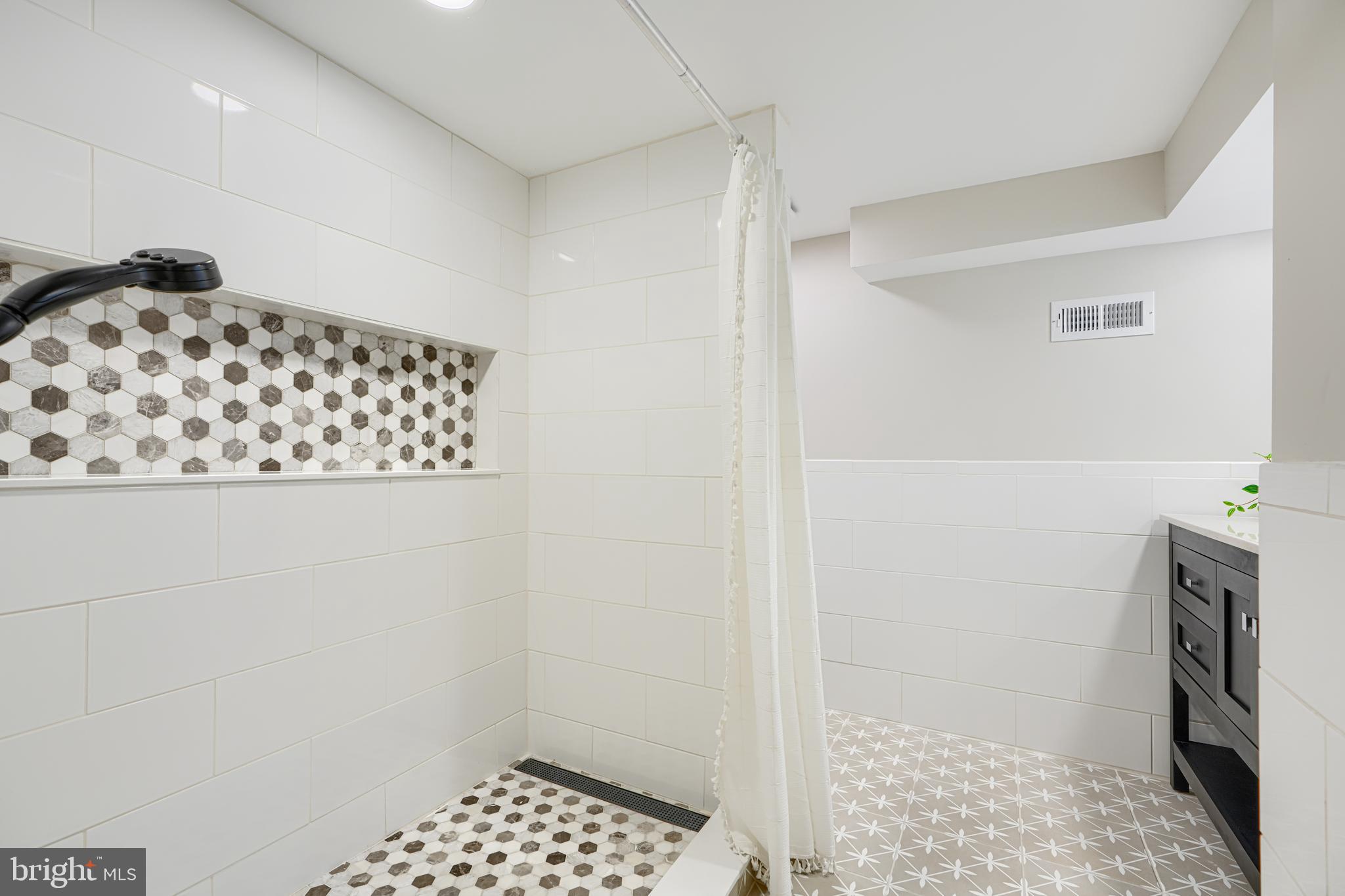 MY LADY'S MANOR - Residential