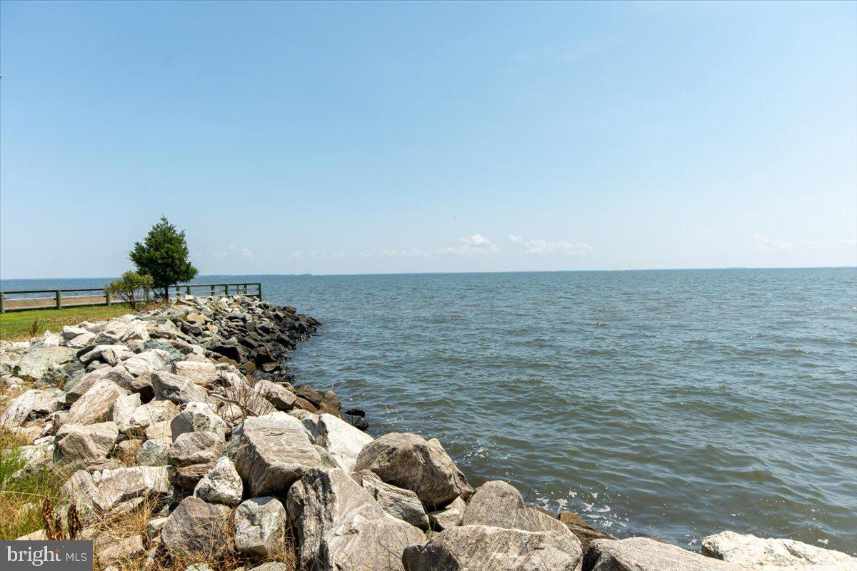 COLUMBIA BEACH - Residential