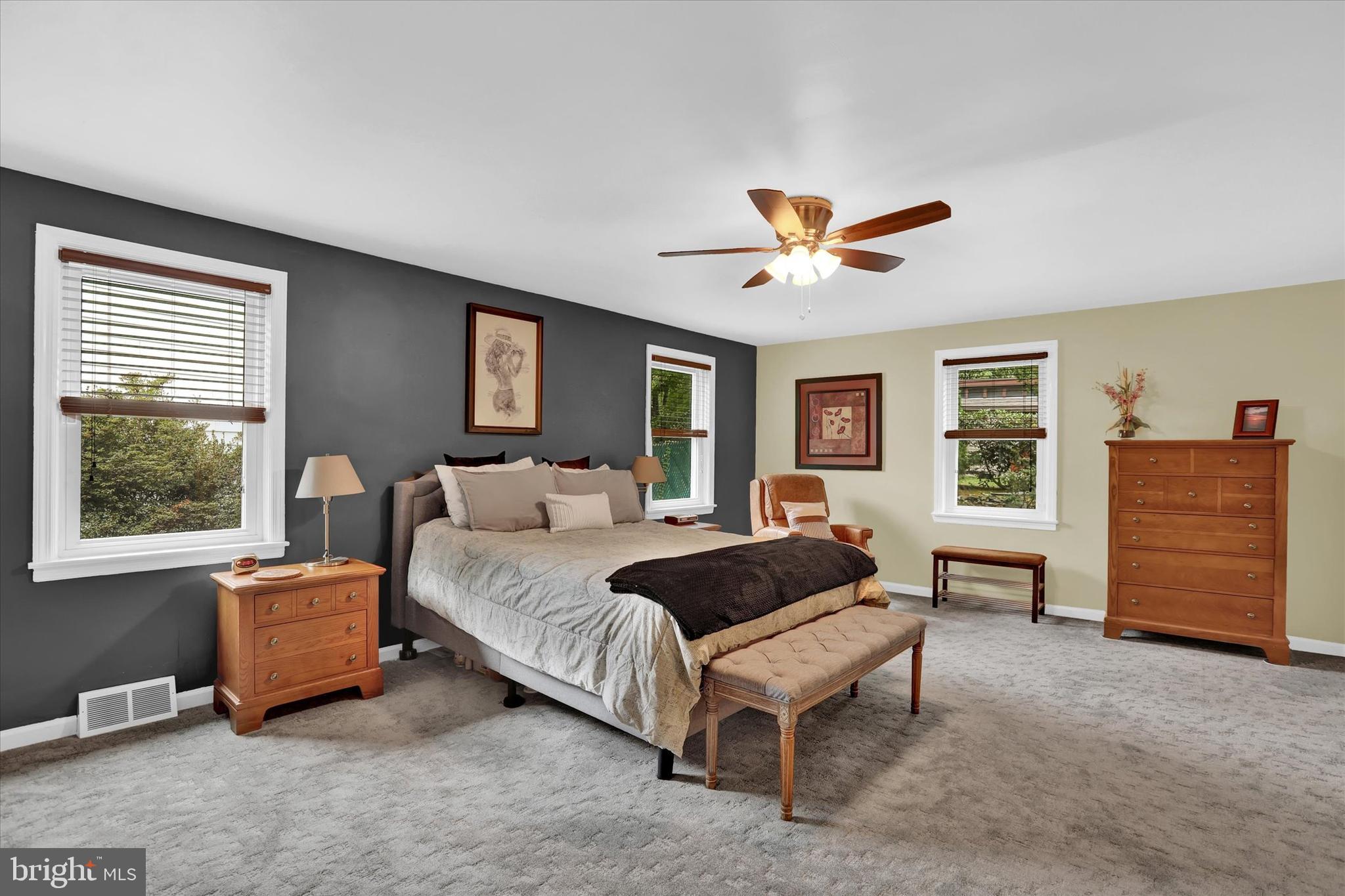 HUNTINGDON VALLEY - Residential