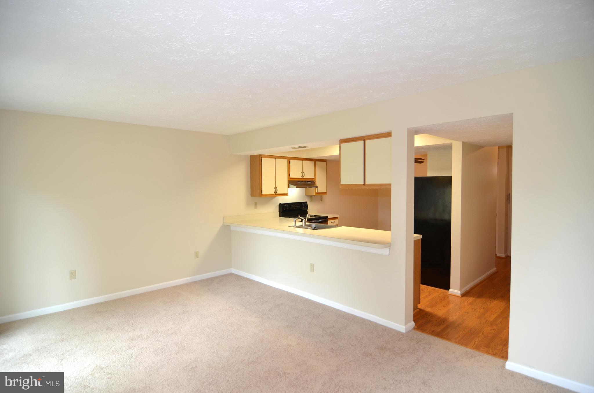 COLUMBIA COMMONS - Residential Lease