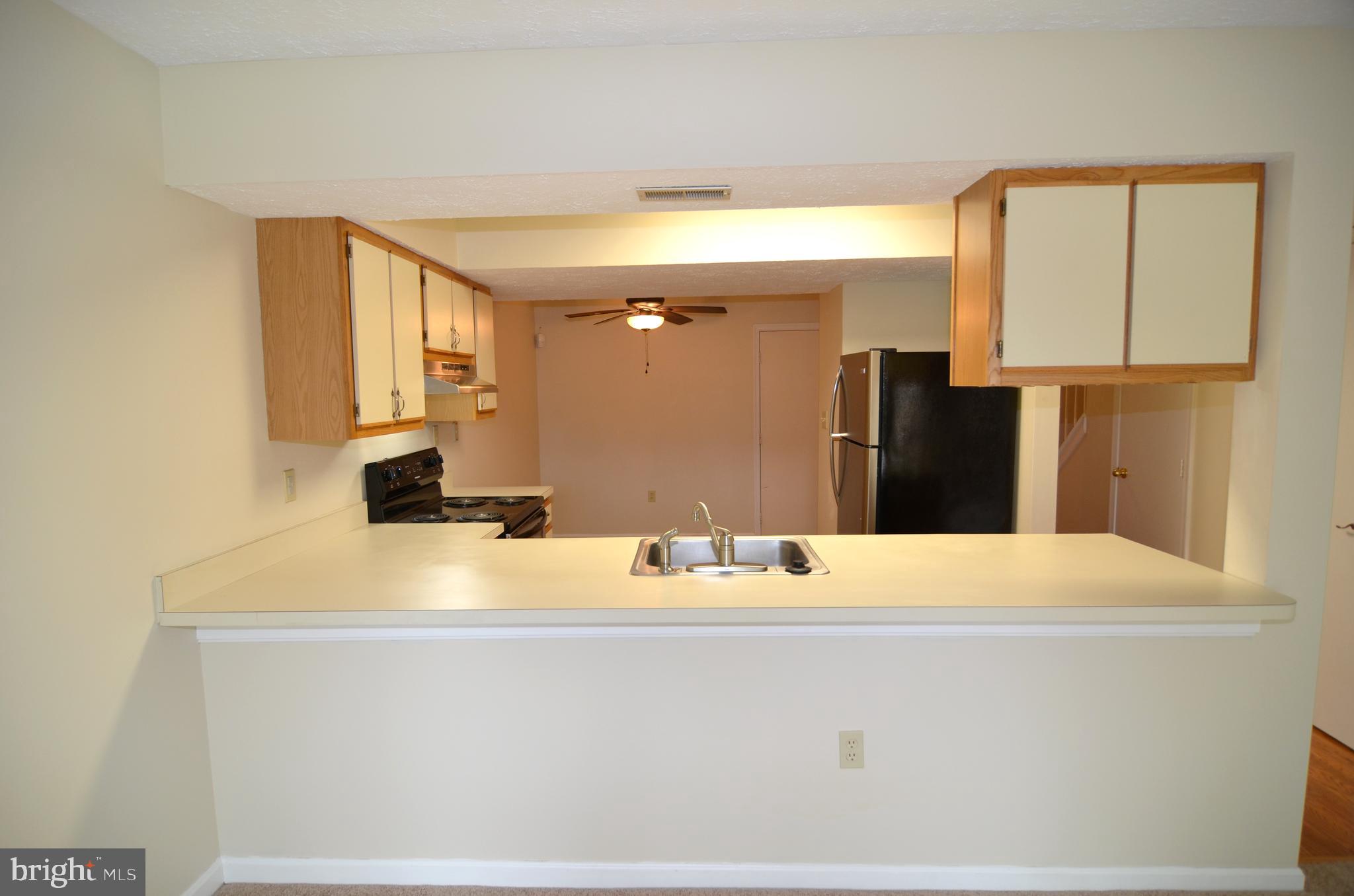 COLUMBIA COMMONS - Residential Lease