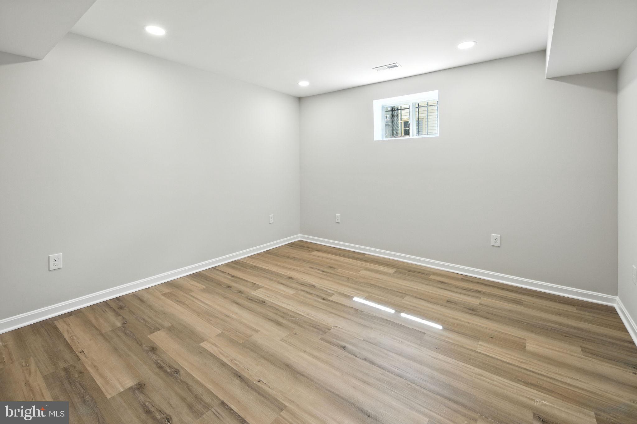 HAWTHORNE ESTATES - Residential