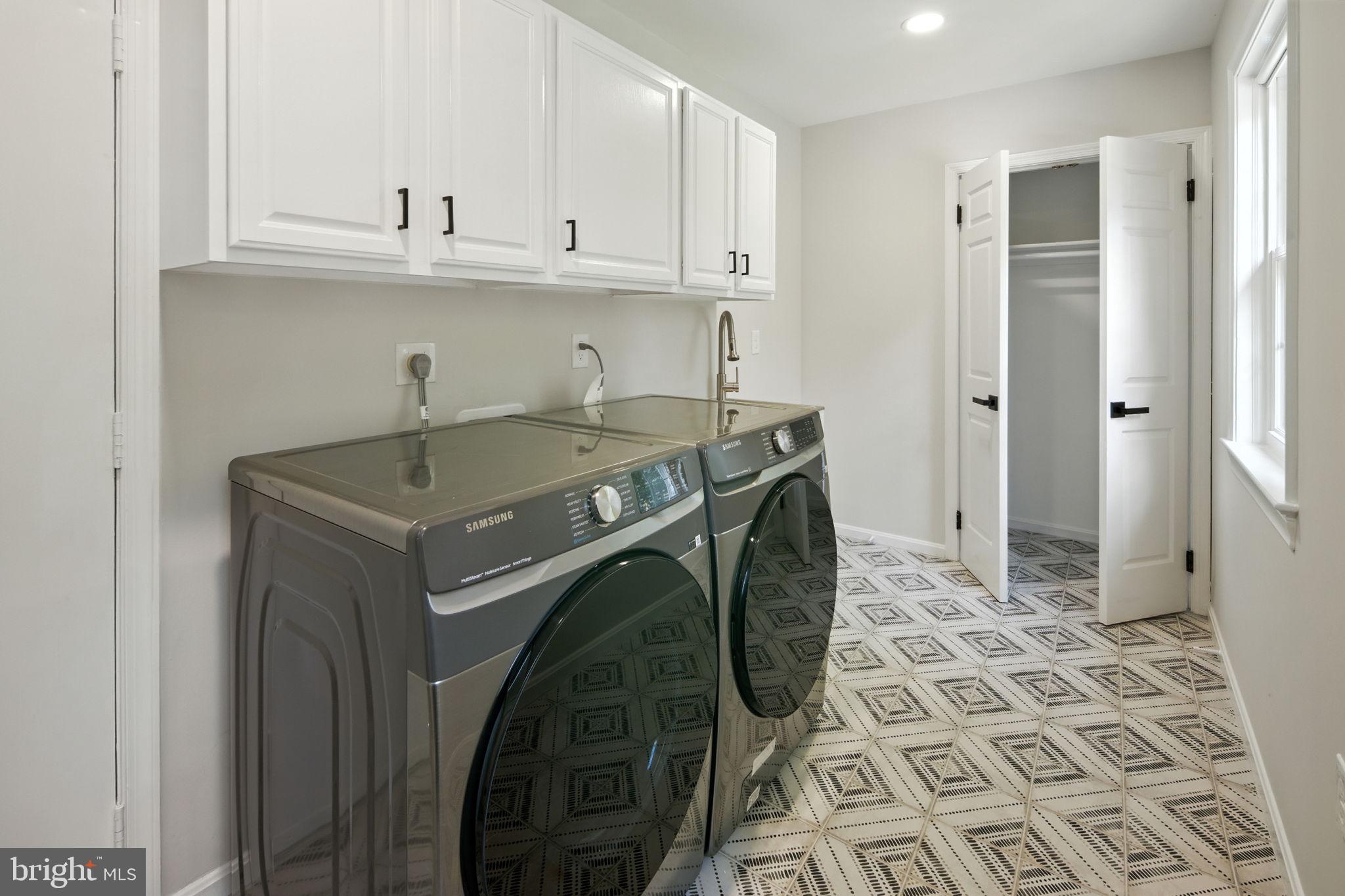 HAWTHORNE ESTATES - Residential