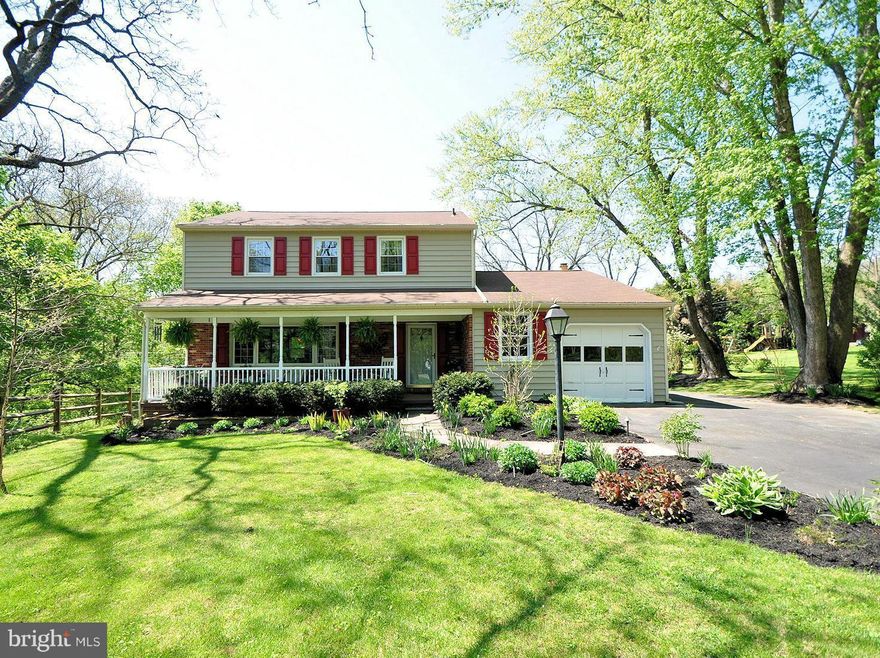 Sited on large .77 ac lot in desirable Valley Mede, this 4 BR Colonial is move-in ready! Full kit update w/42" cherry cabinets, granite, tiled floor & SS appl, gleaming wood floors on main & upper lvl, sunny main level famrm w/gas FP, updated baths, updated lower lvl famrm & office, updated windows/roof/gutters/siding/heat/cac & more! Fabulous yard w/shade & sun gardens & wide open space for play!