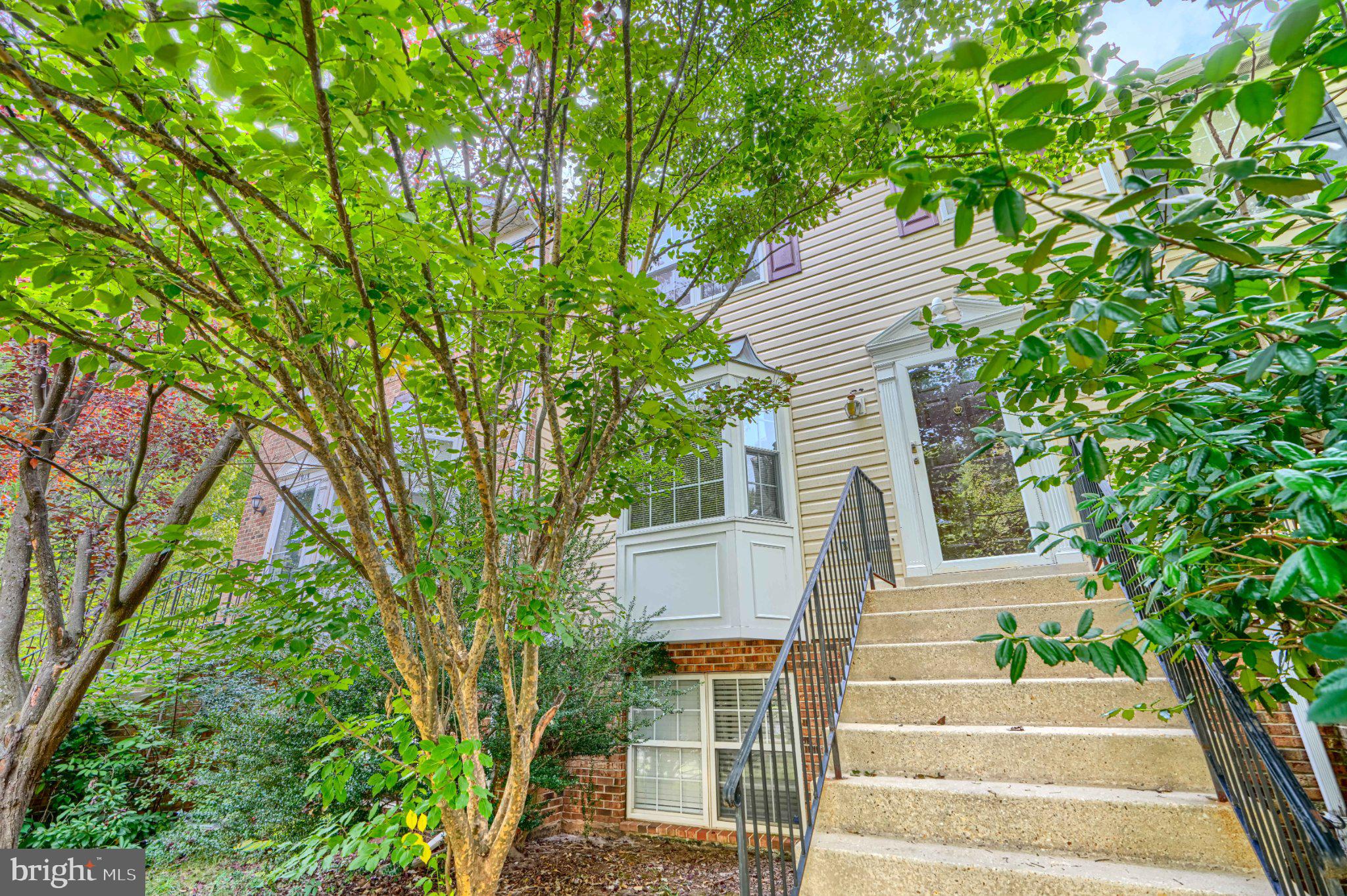 1017 MURDOCH COURT