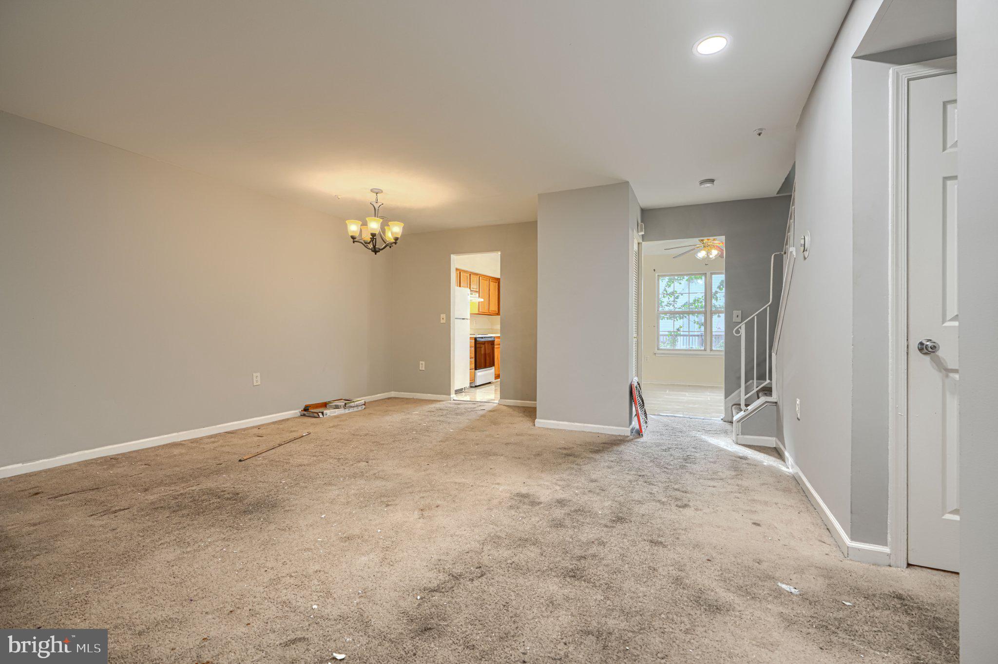 1017 MURDOCH COURT