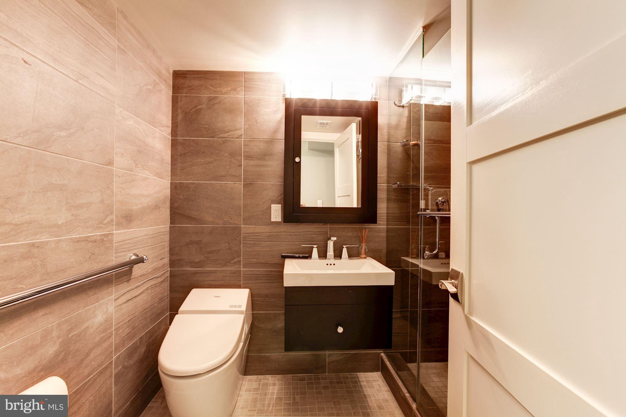 CONGRESSIONAL COUNTRY CLUB ESTATES - Residential