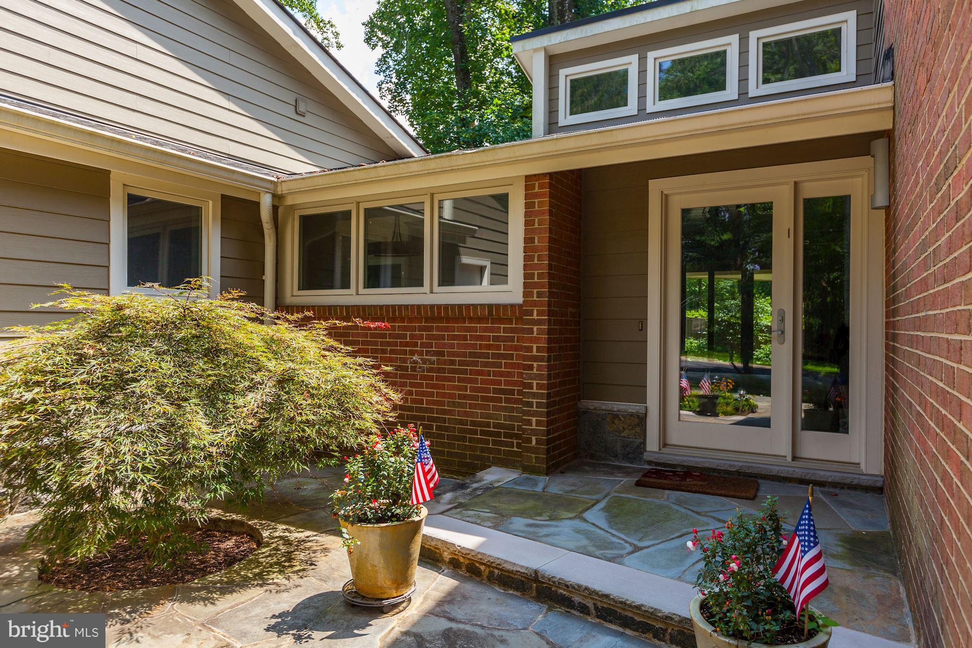 CONGRESSIONAL COUNTRY CLUB ESTATES - Residential