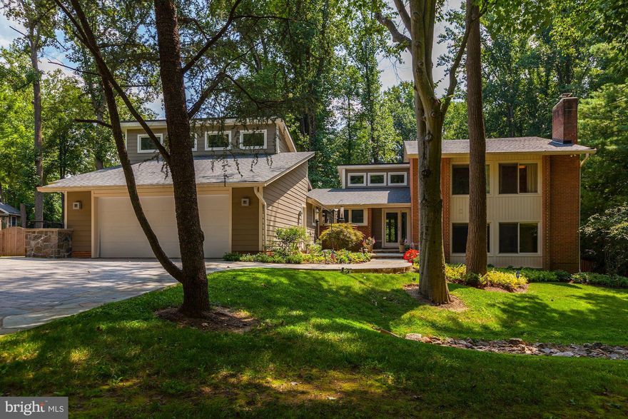 Fully renovated house on over .5 acres, fully fenced. Chef's dream Kitchen w/2 islands and top of the line appliances, Custom Built-ins throughout, Hardwoods, Master w/marble bath & walk-in closet, Bed 2&3 w/walk-in closet, Family Room w/FP & wall of windows, Nanny/In-Law with Sep Entrance. Professionally landscaped yard w/custom Kitchen & Play Area.