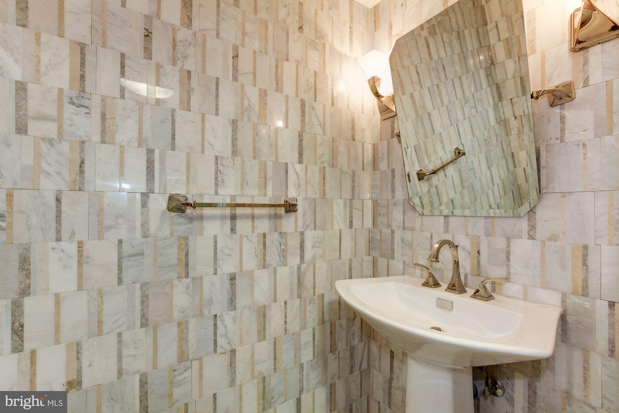 CONGRESSIONAL COUNTRY CLUB ESTATES - Residential