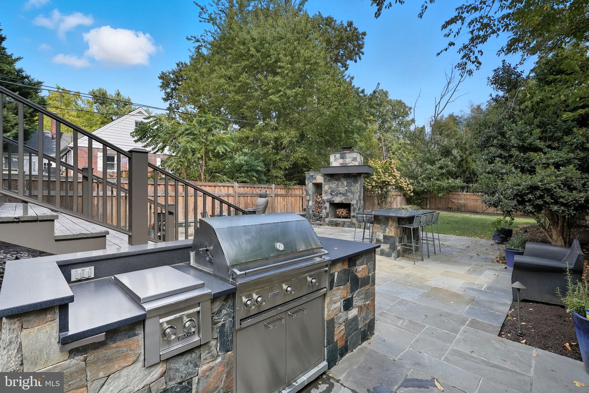 WAVERLY HILLS - Residential