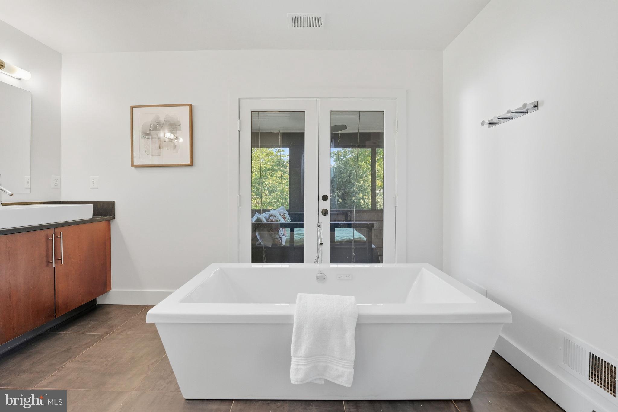 WAVERLY HILLS - Residential