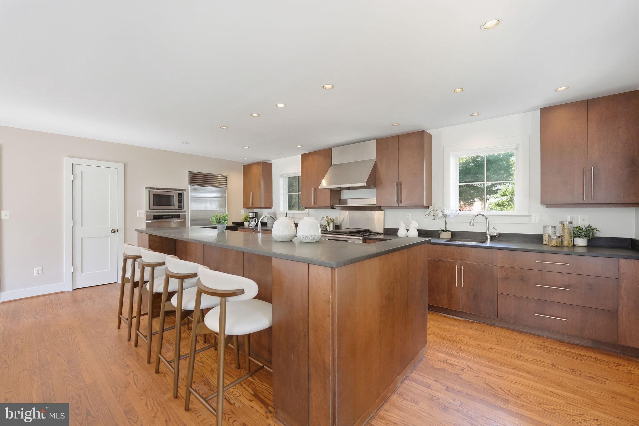 WAVERLY HILLS - Residential