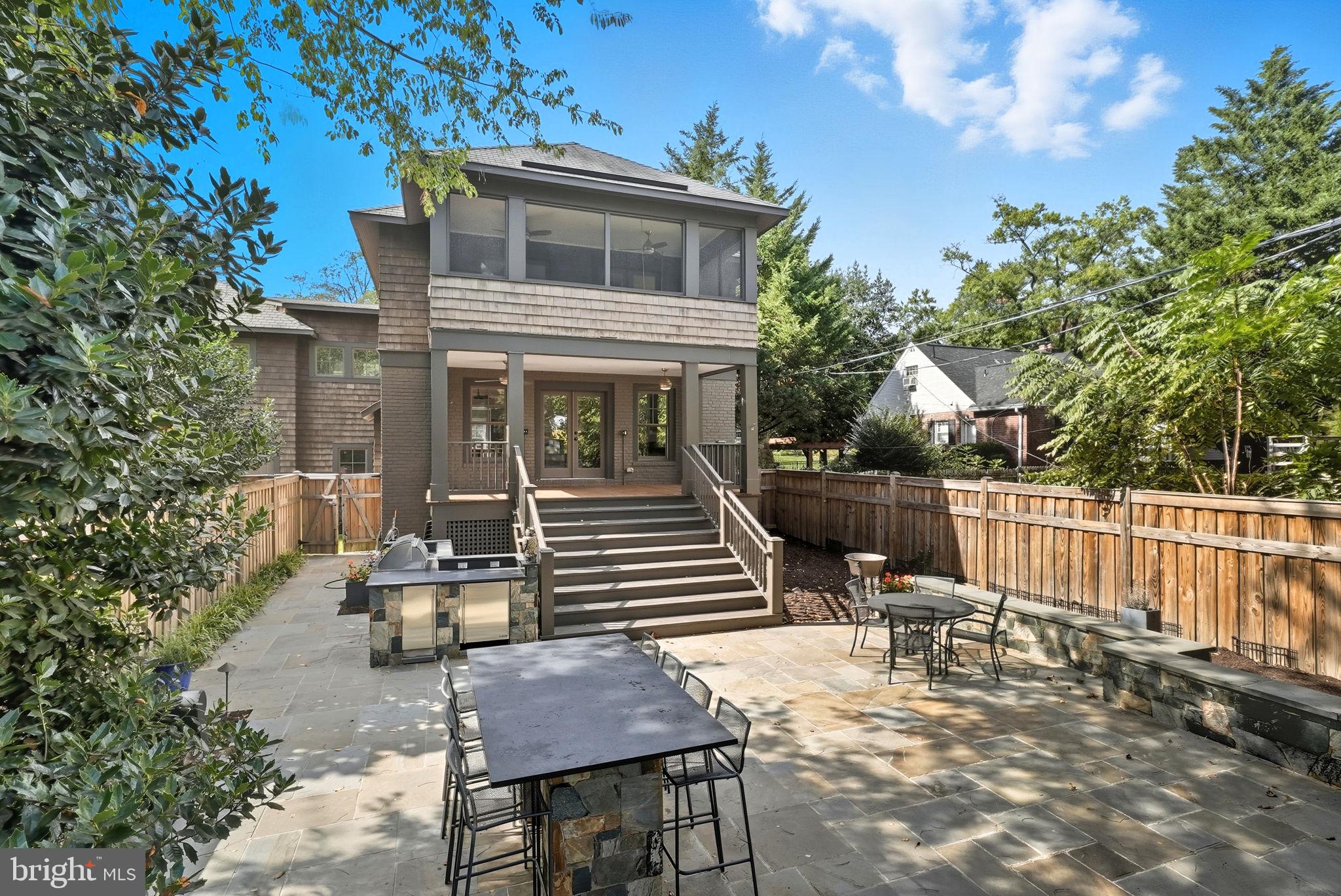 WAVERLY HILLS - Residential