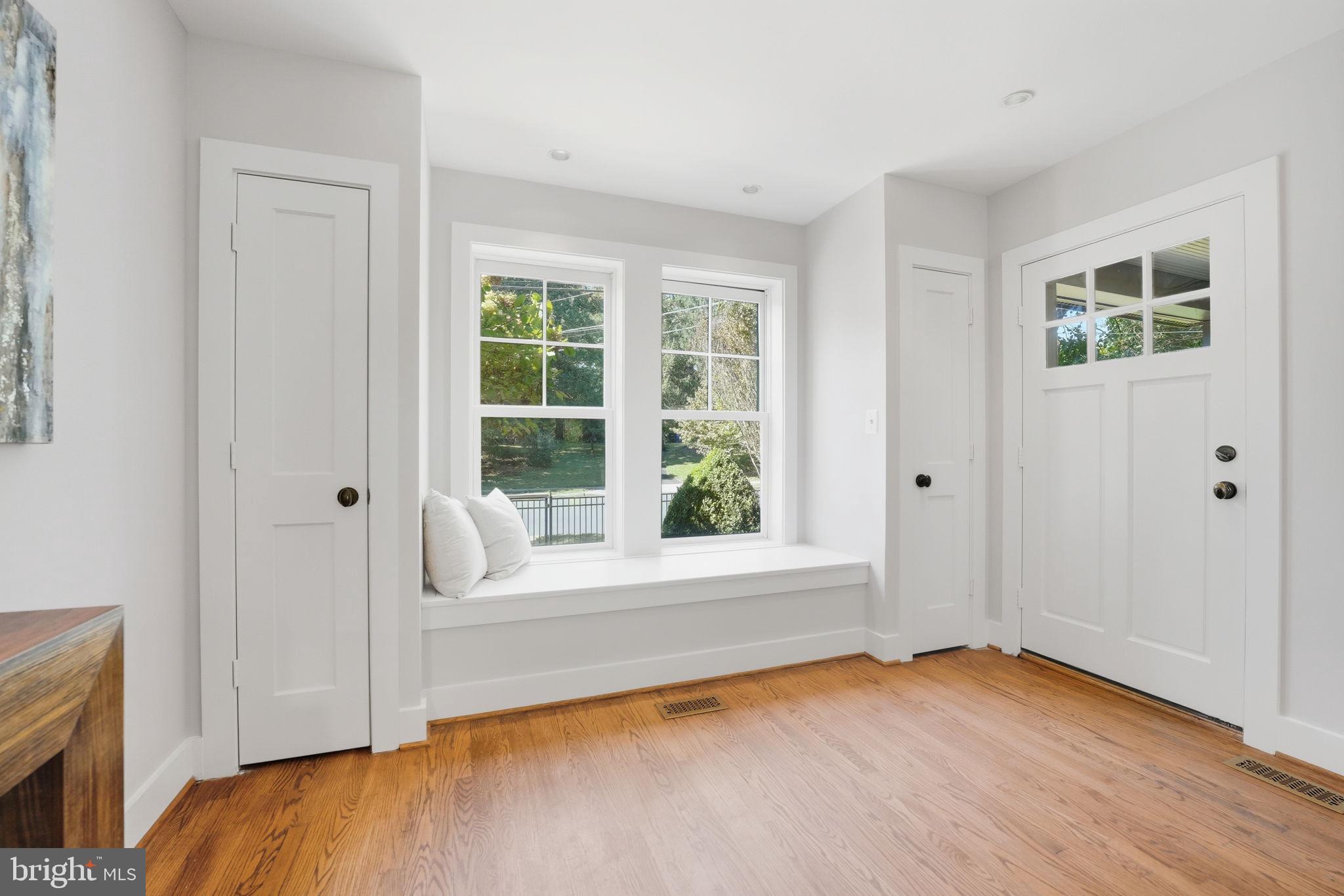 WAVERLY HILLS - Residential