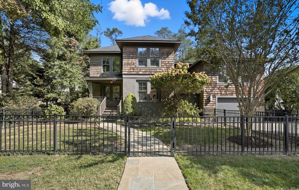 Photo of 1815 N Utah Street, ARLINGTON, VA 22207 (MLS # VAAR2064756)