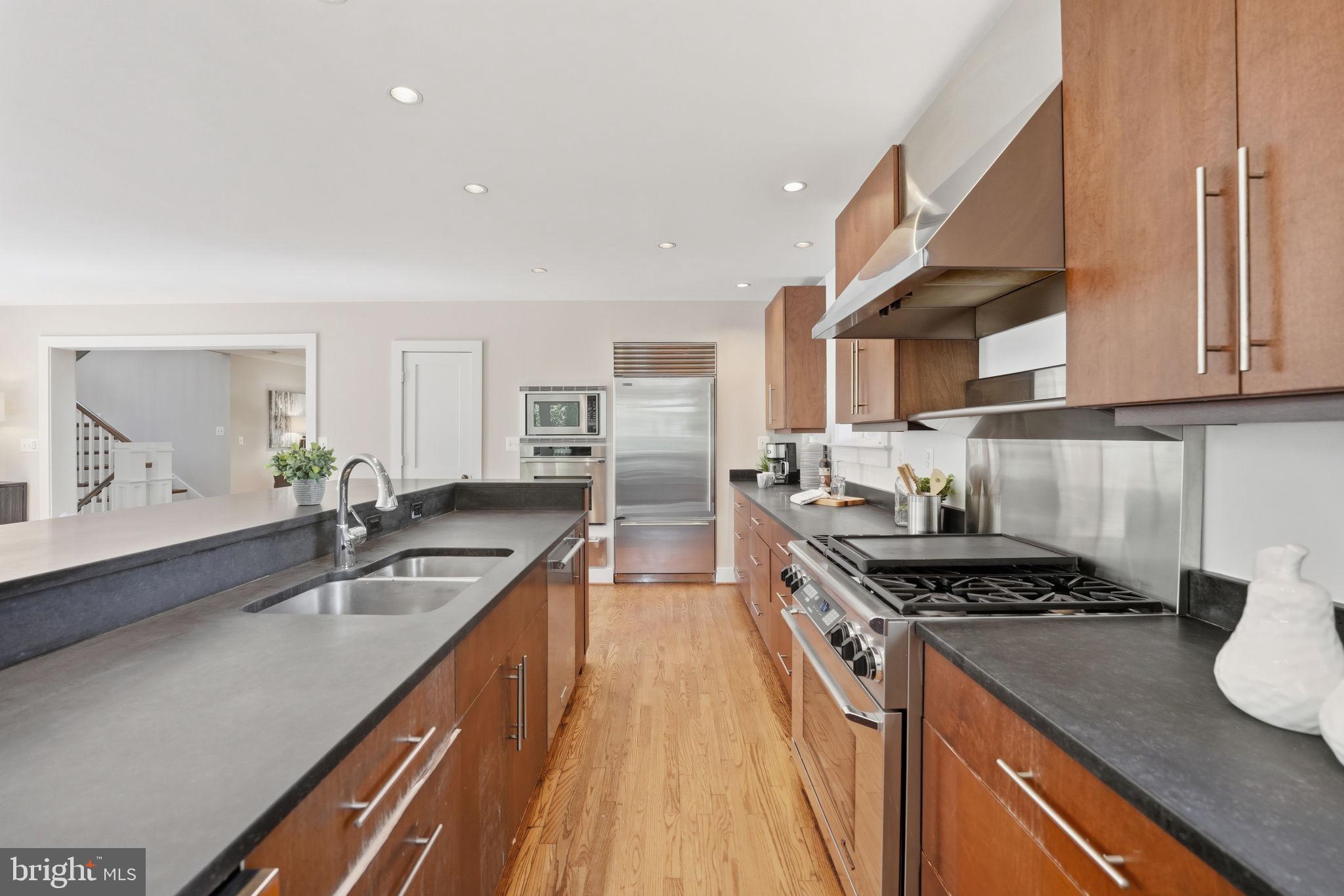 WAVERLY HILLS - Residential