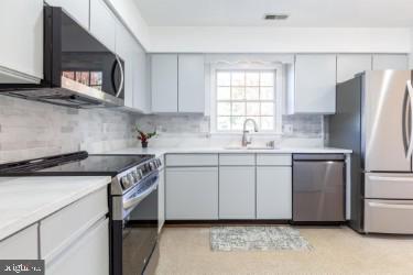 HERITAGE HARBOUR - Residential Lease