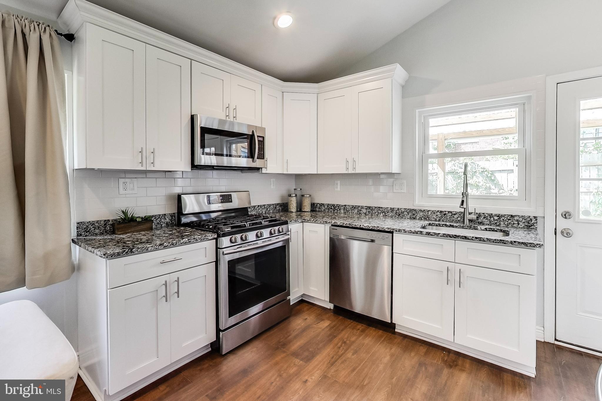 ROSE HILL FARMS - Residential