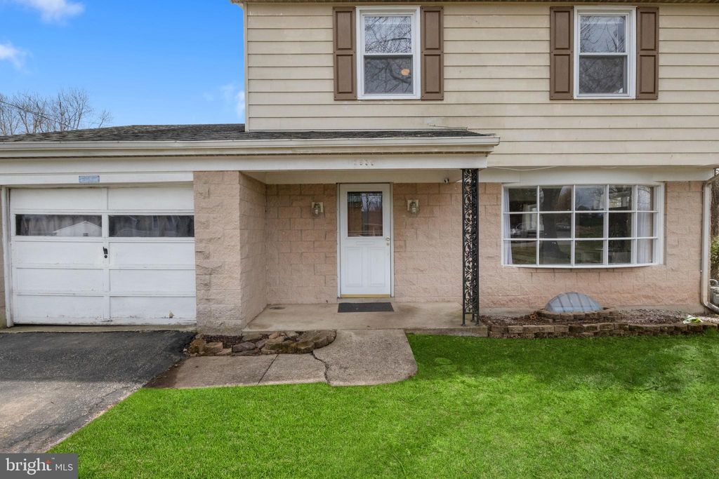 Photo of 2636 Sedgewick Avenue, DOVER, PA 17315 (MLS # PAYK2093166)