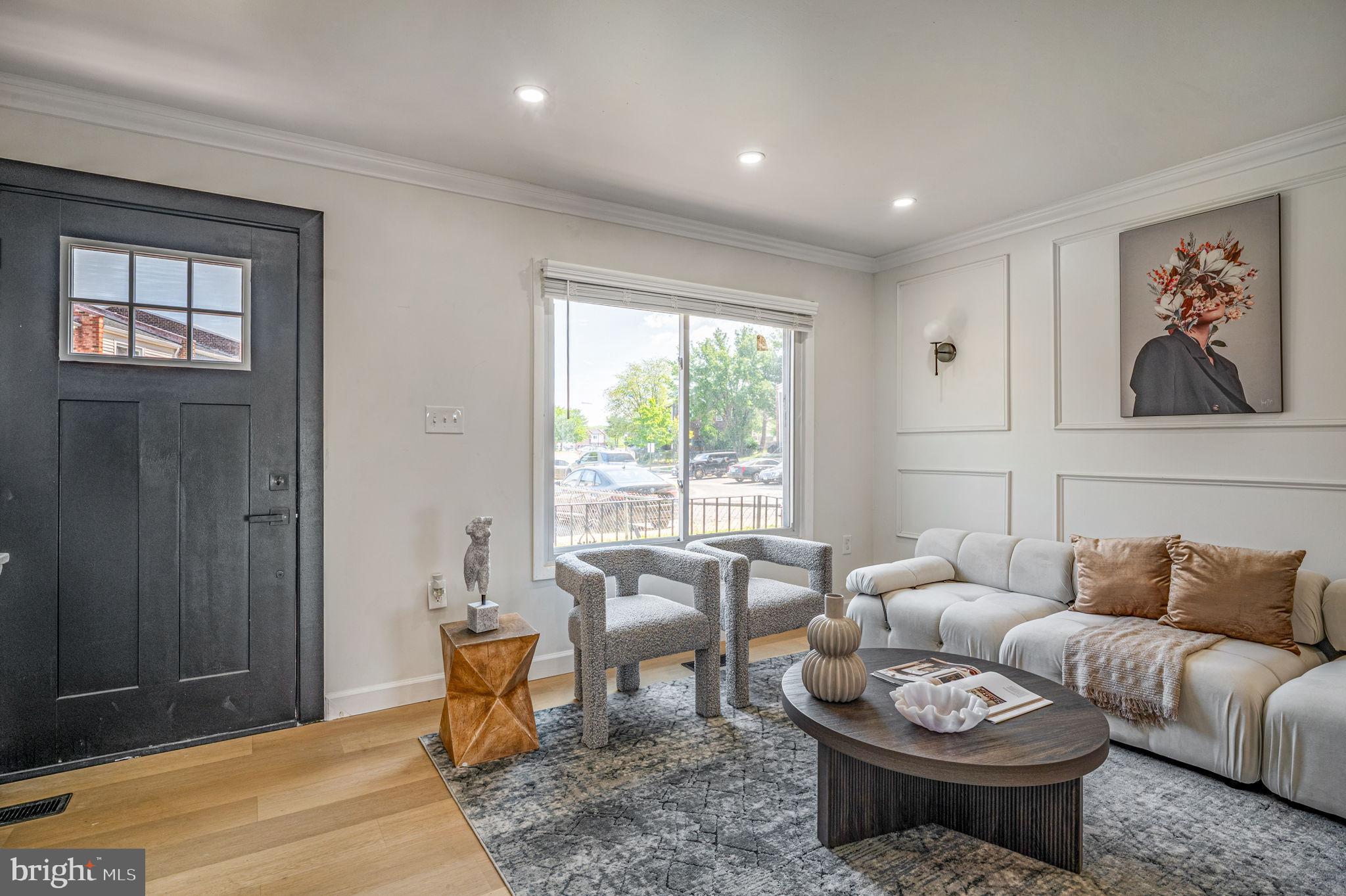 1325 BARNABY TERRACE SE