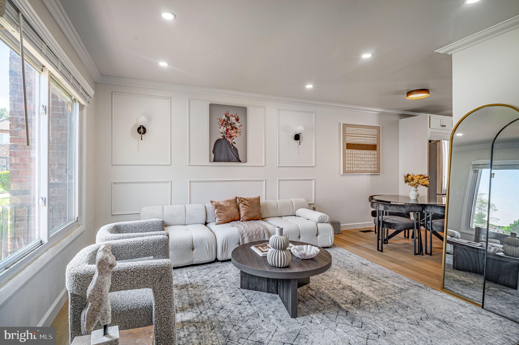 1325 BARNABY TERRACE SE